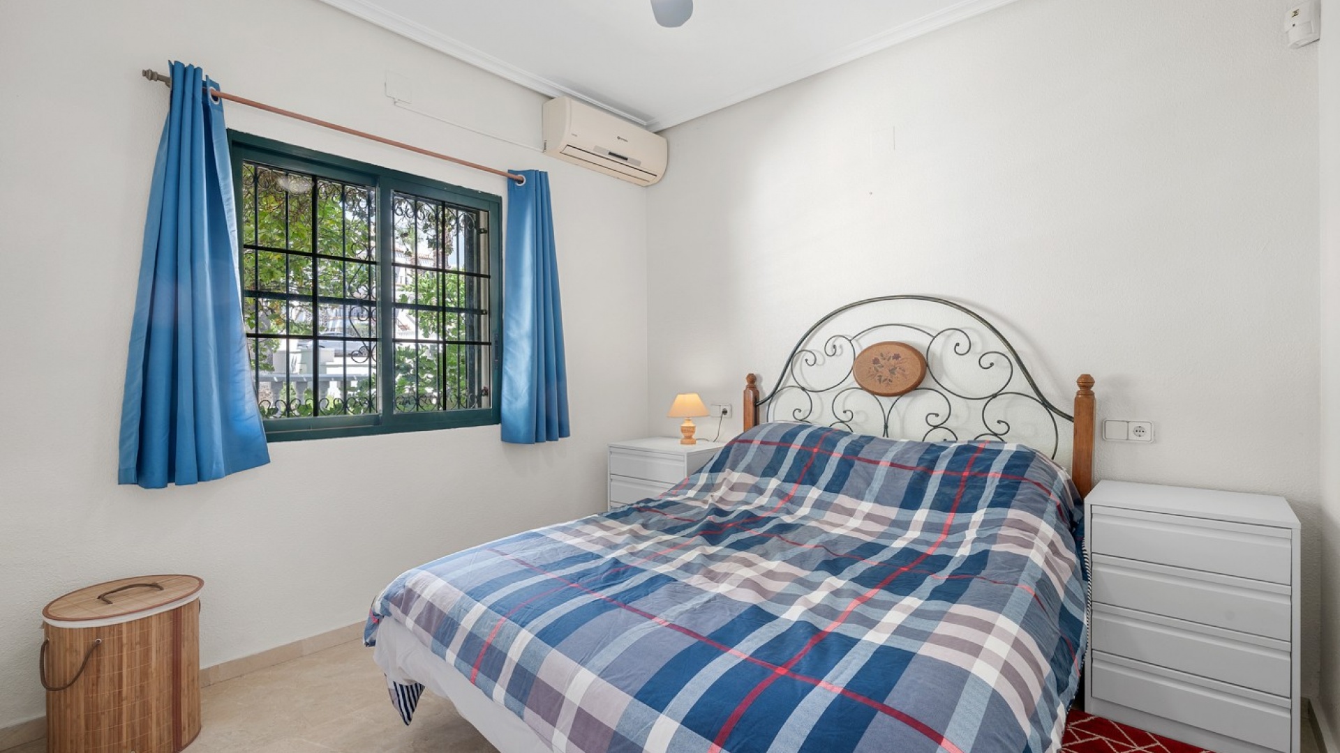 Resale - Villa - Villamartin - Los Dolses