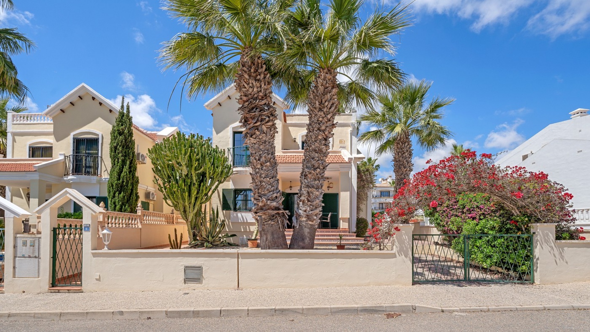 Resale - Villa - Villamartin - Los Dolses