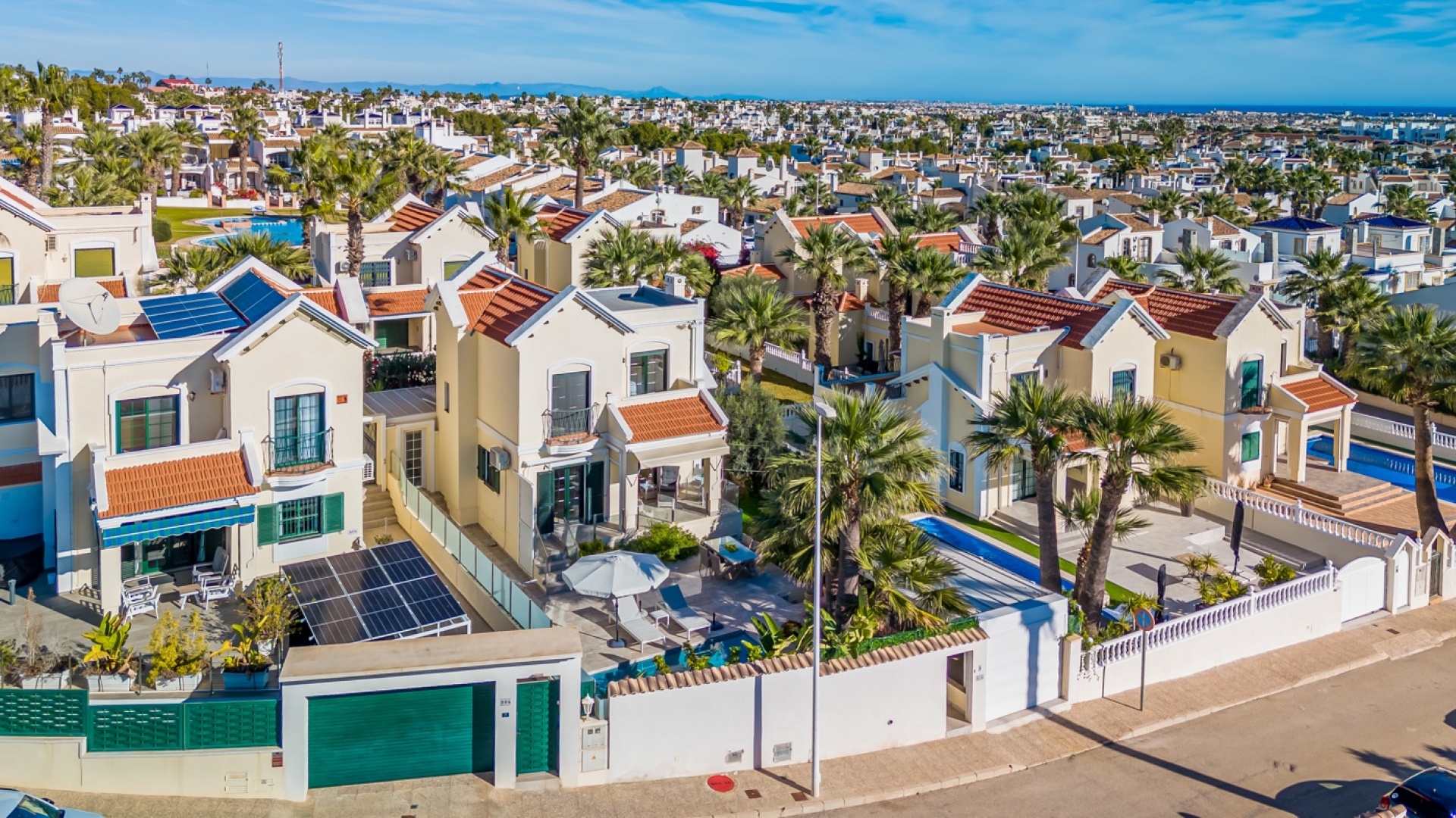 Resale - Villa - Villamartin - Los Dolses