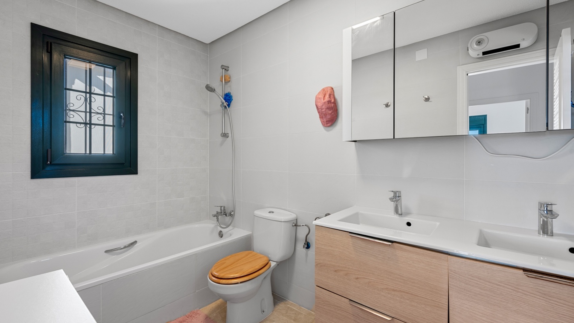 Resale - Villa - Villamartin - Los Dolses