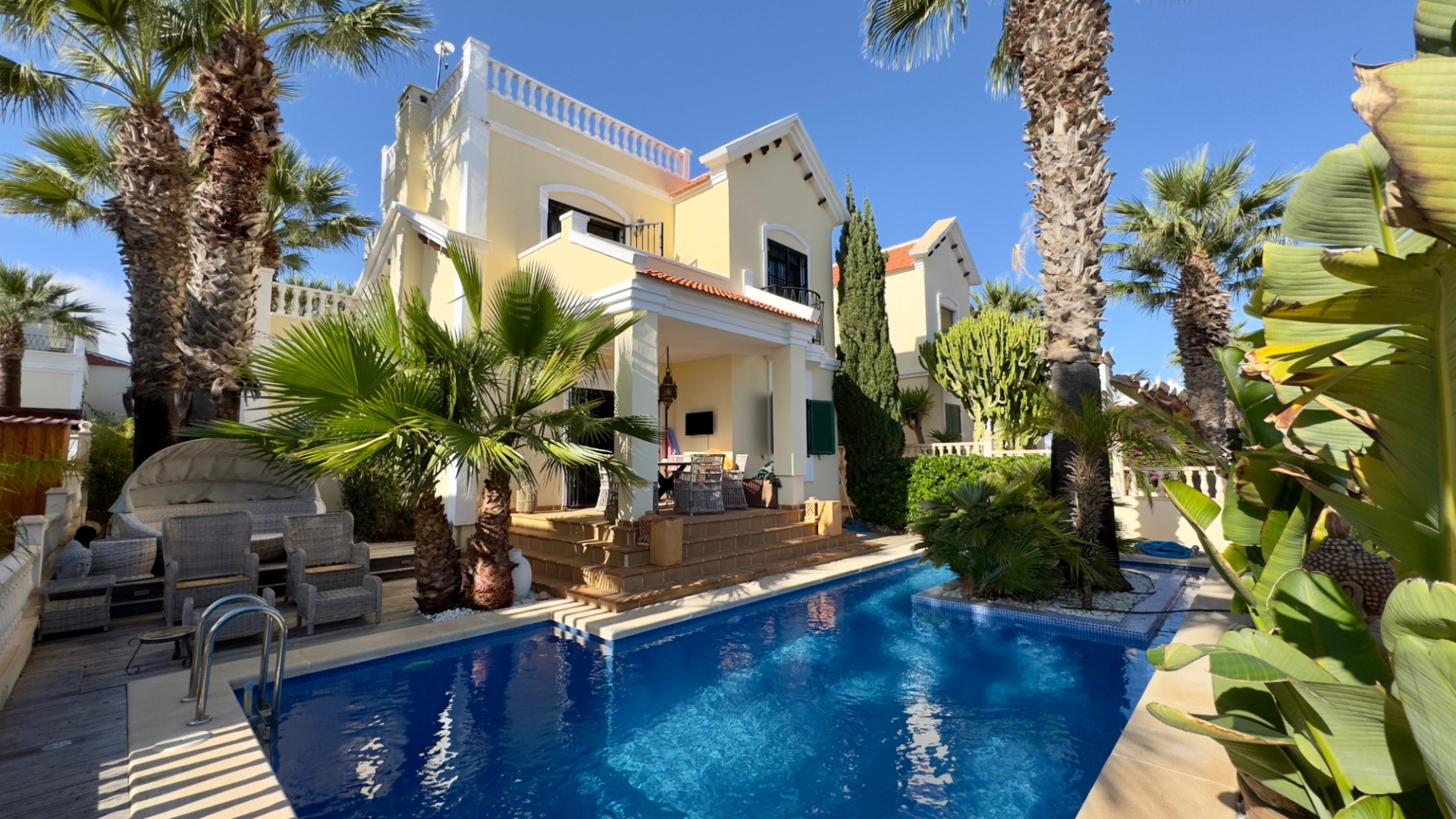 Resale - Villa - Villamartin - Los Dolses
