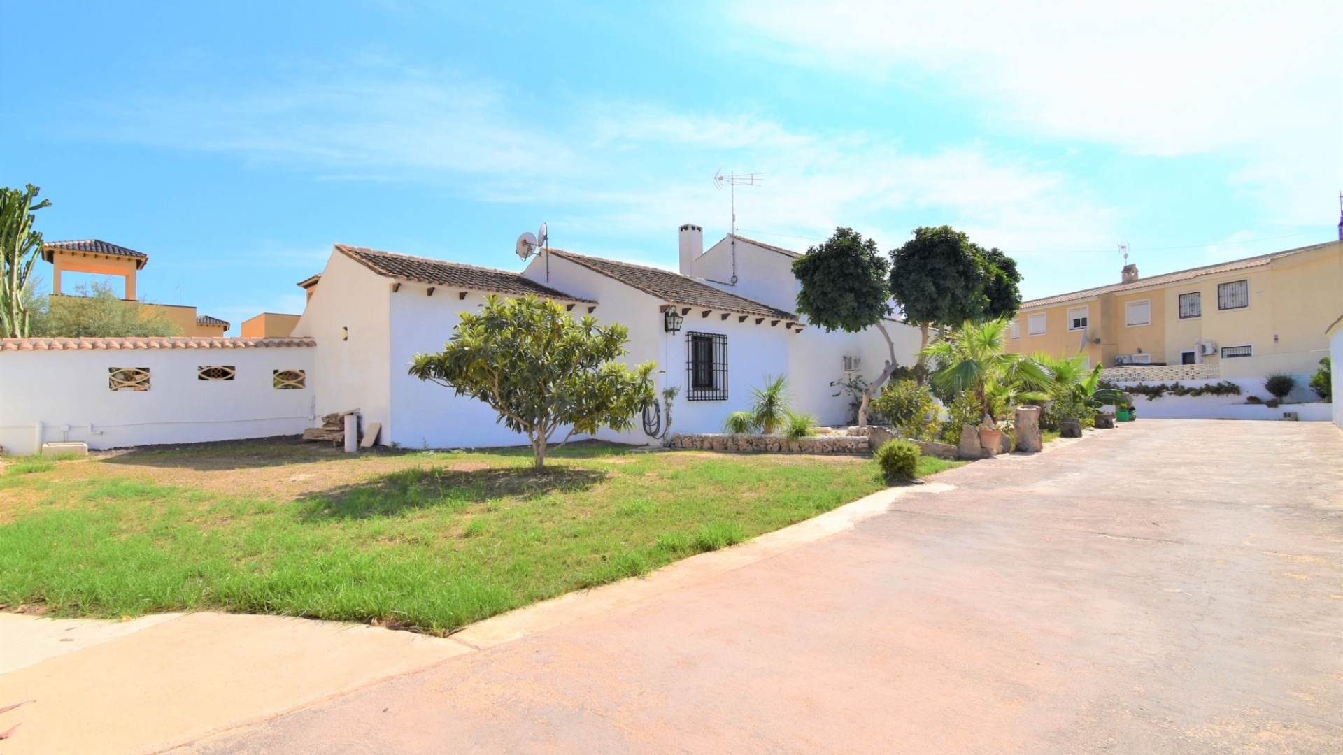 Resale - Villa - Villamartin - Los Dolses