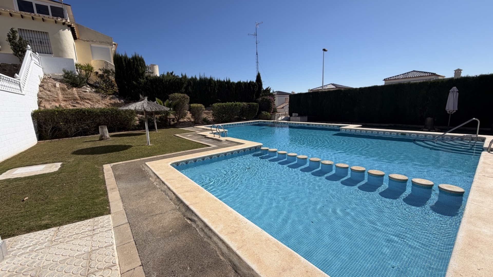 Resale - Villa - Villamartin - Los Dolses