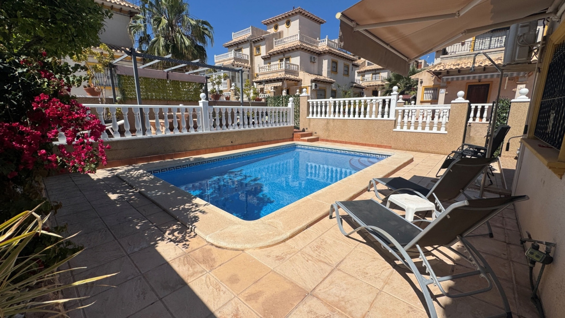 Resale - Villa - Villamartin - pinada golf