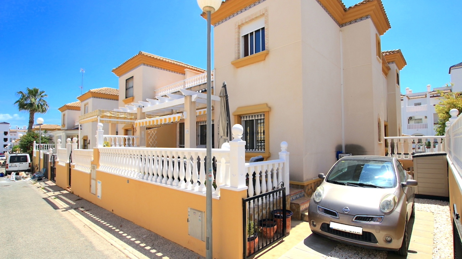 Resale - Villa - Villamartin