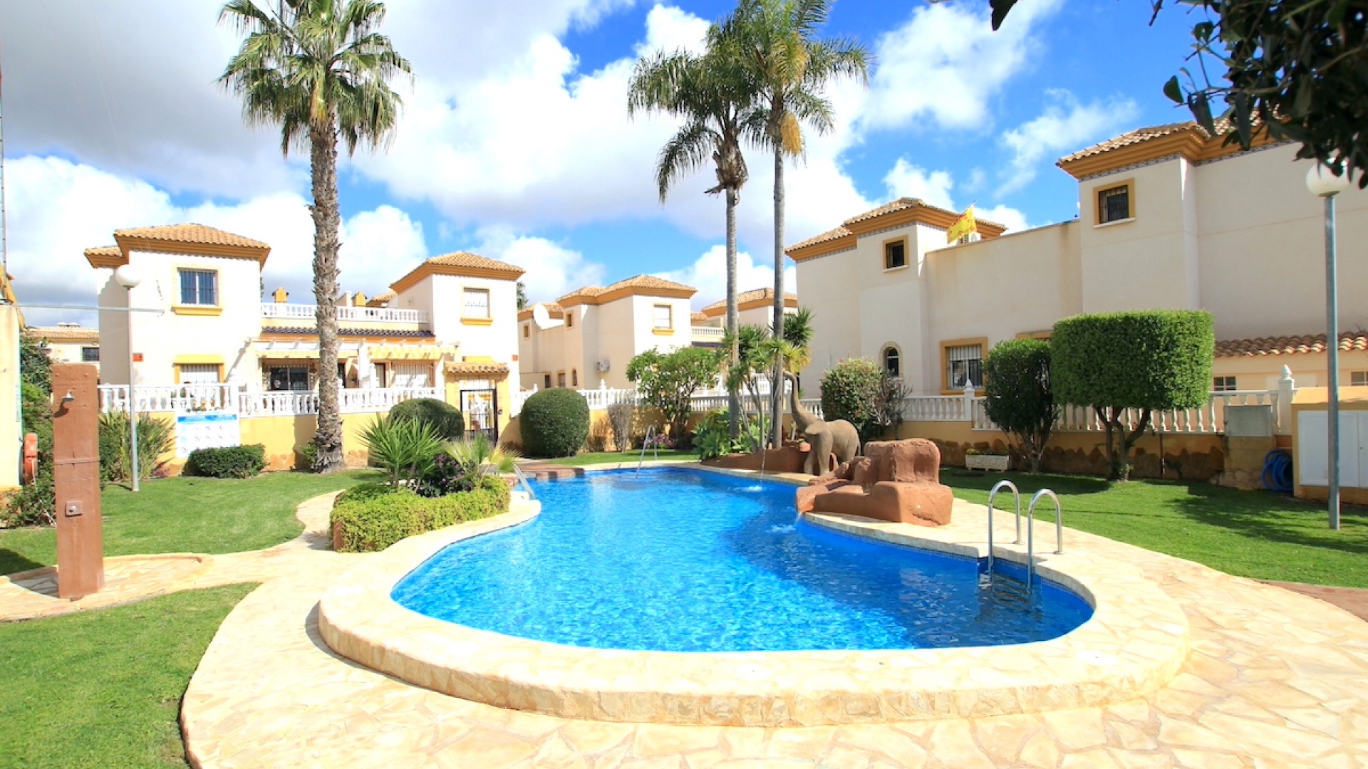 Resale - Villa - Villamartin