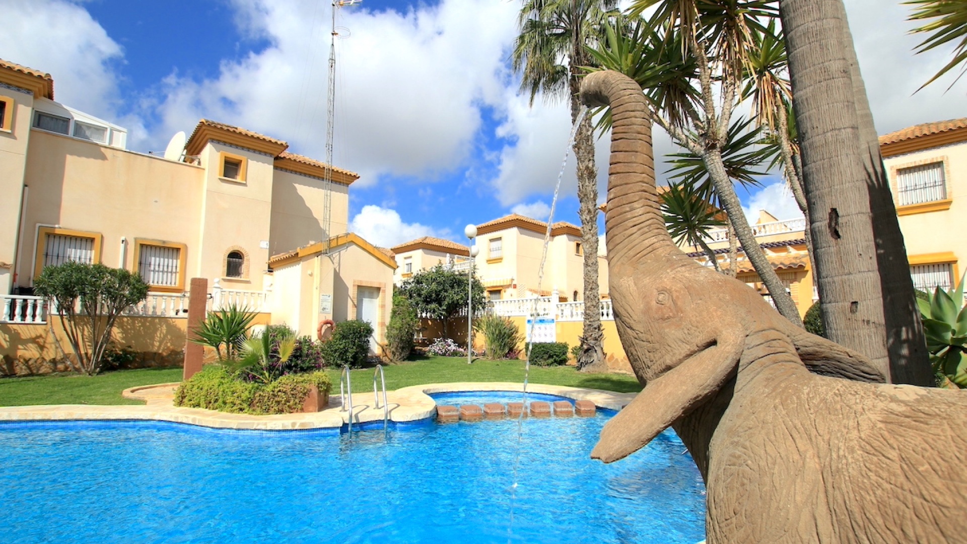Resale - Villa - Villamartin