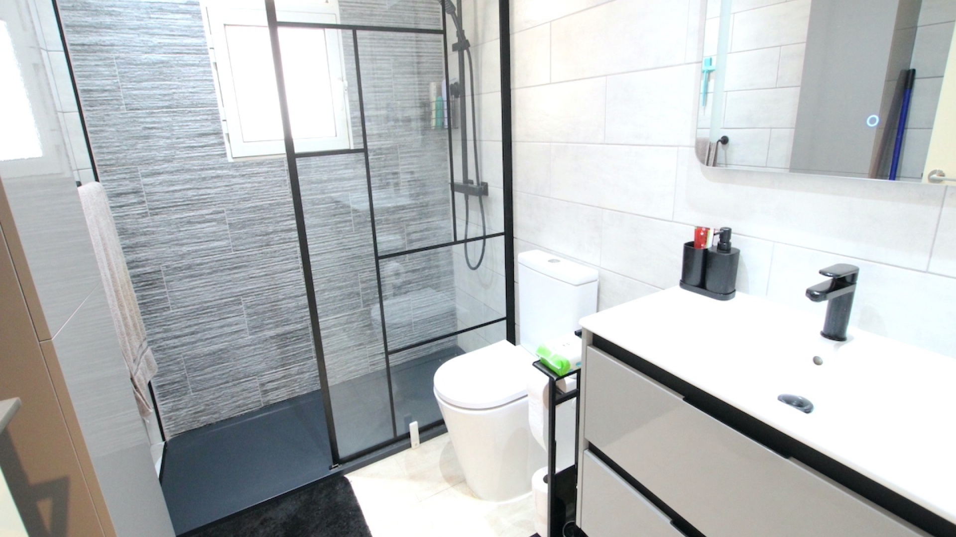 Resale - Villa - Villamartin