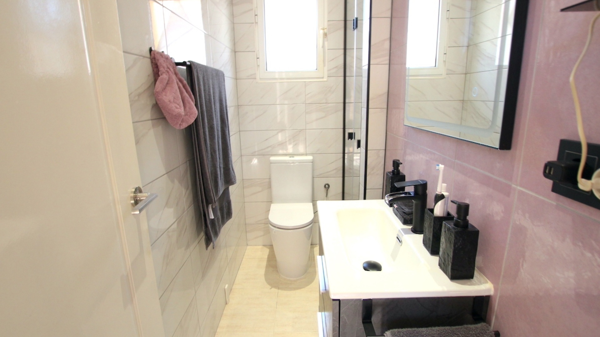 Resale - Villa - Villamartin