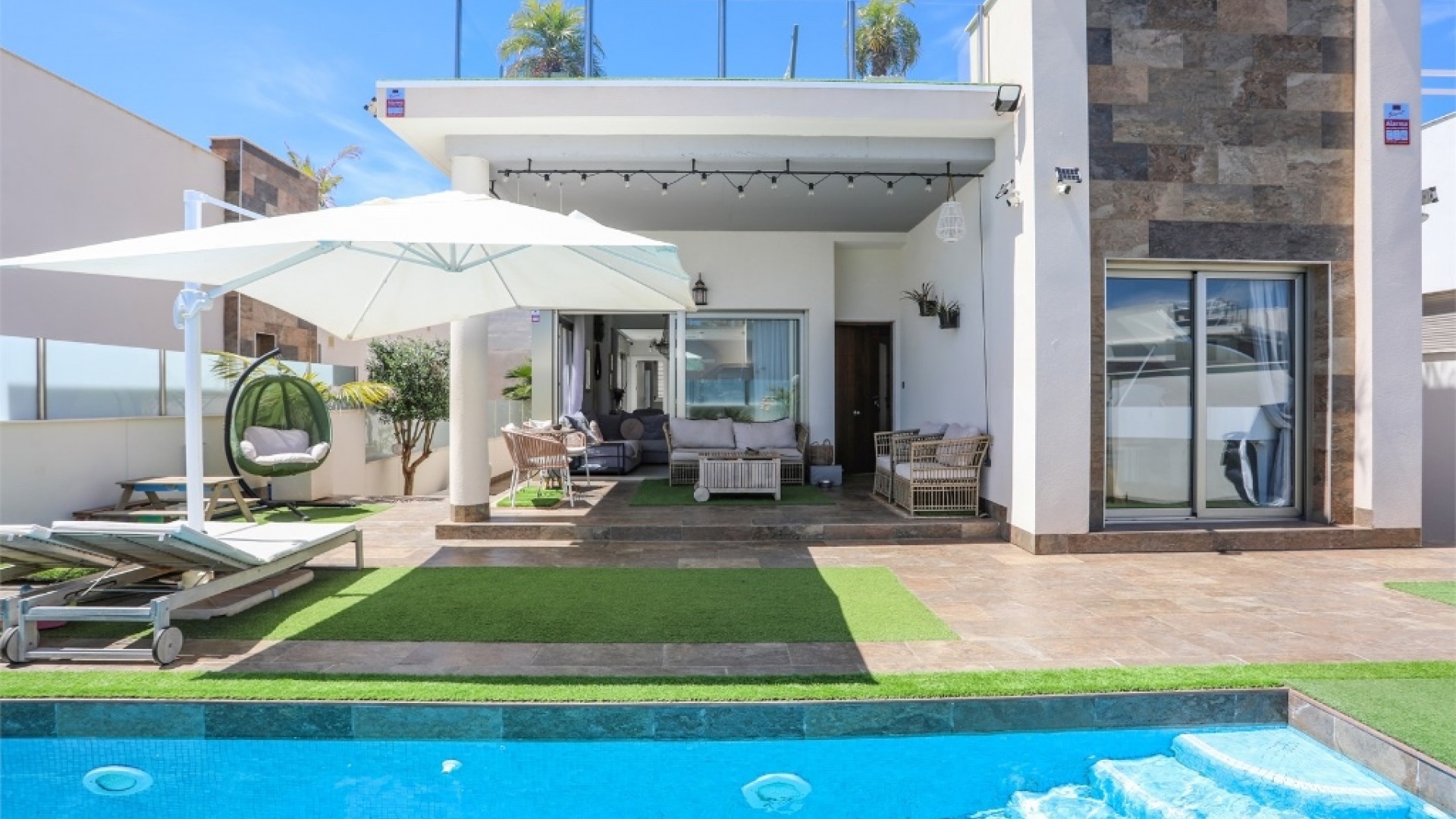 Resale - Villa - Villamartin