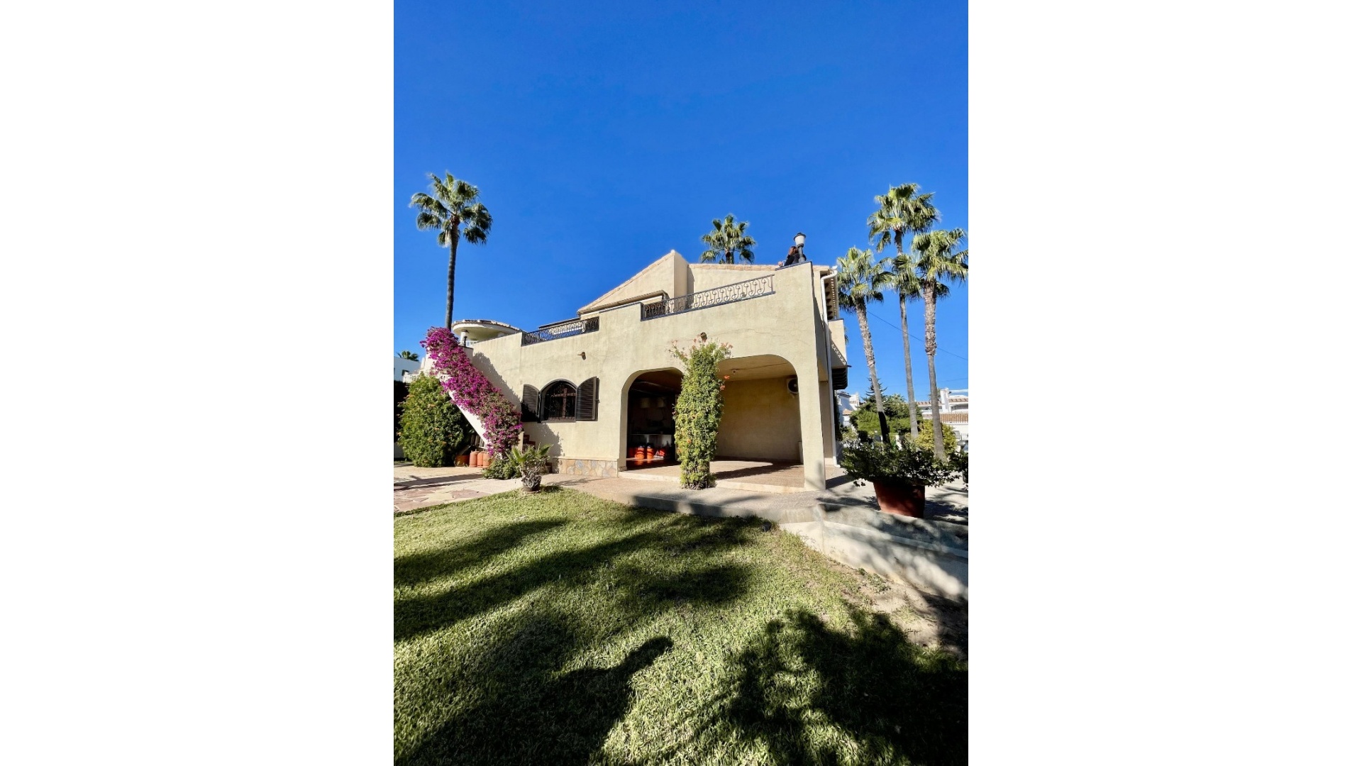 Resale - Villa - Villamartin