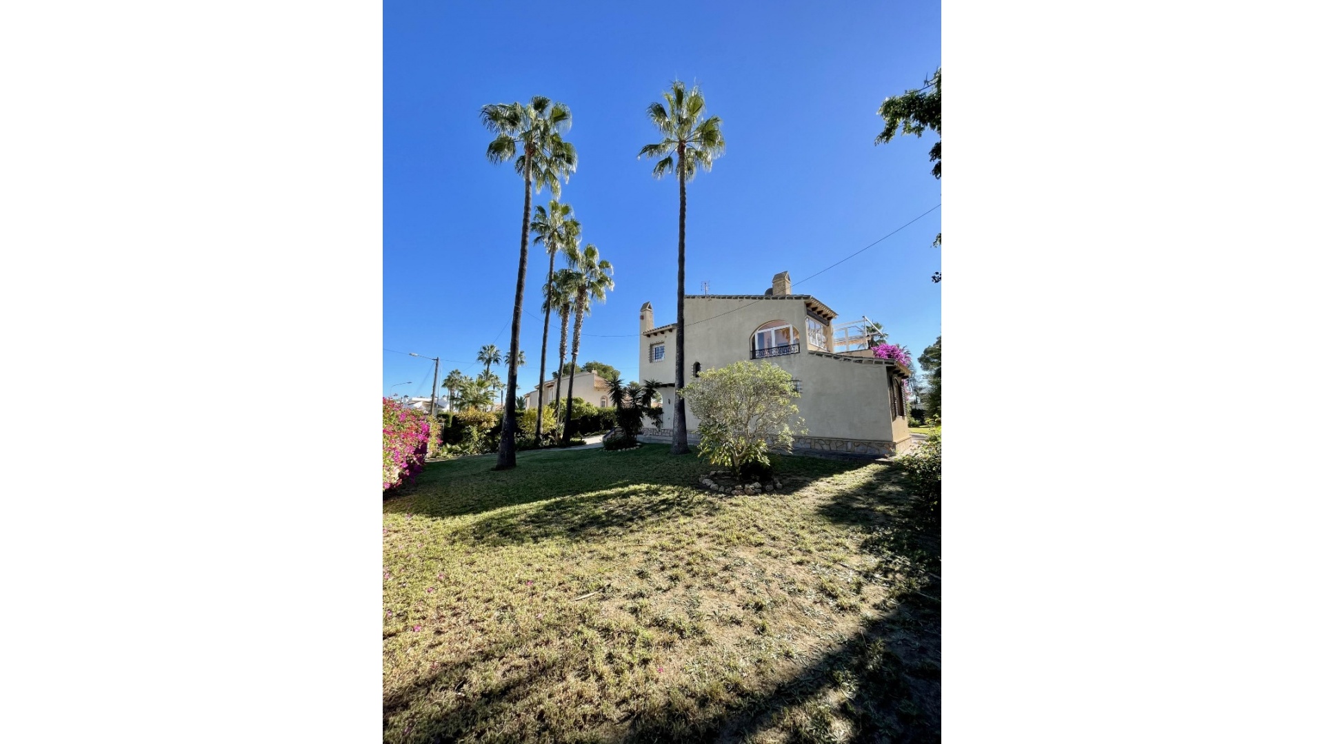 Resale - Villa - Villamartin