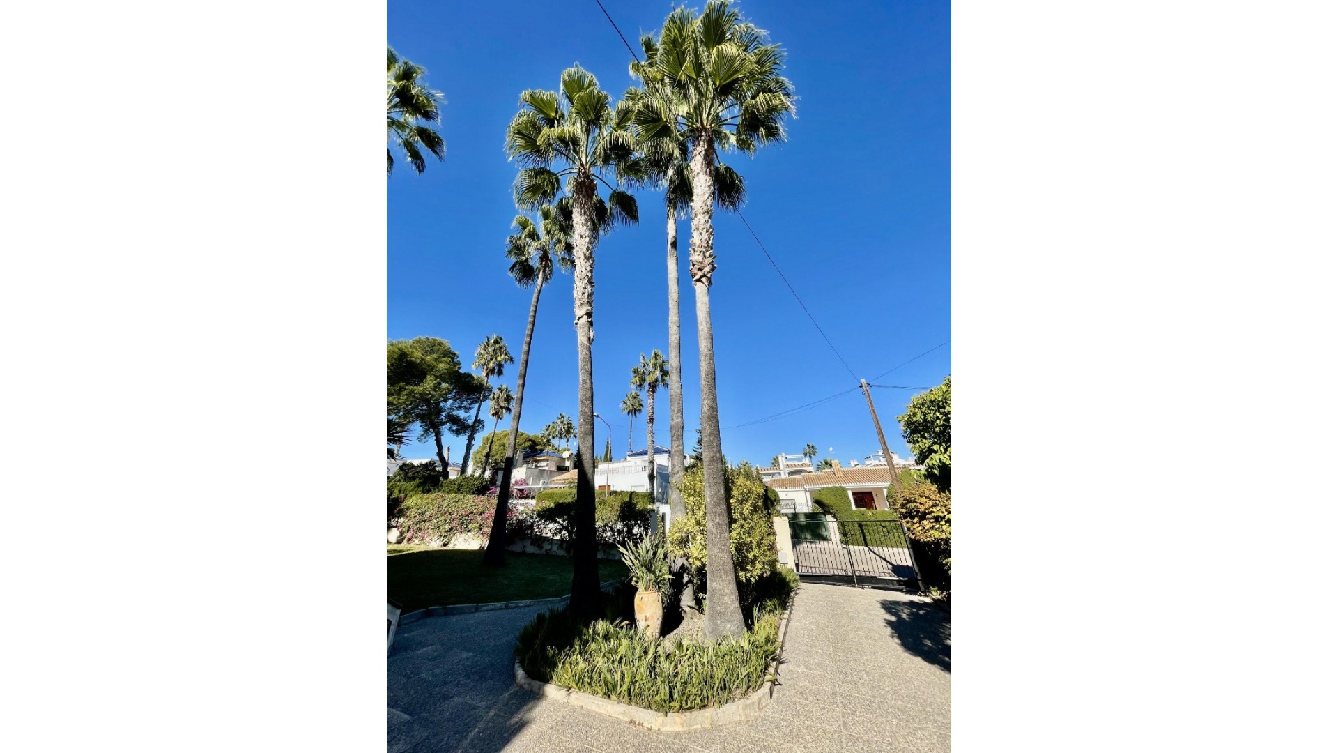 Resale - Villa - Villamartin