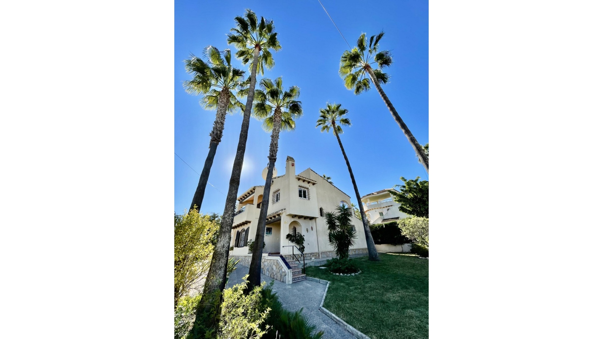 Resale - Villa - Villamartin