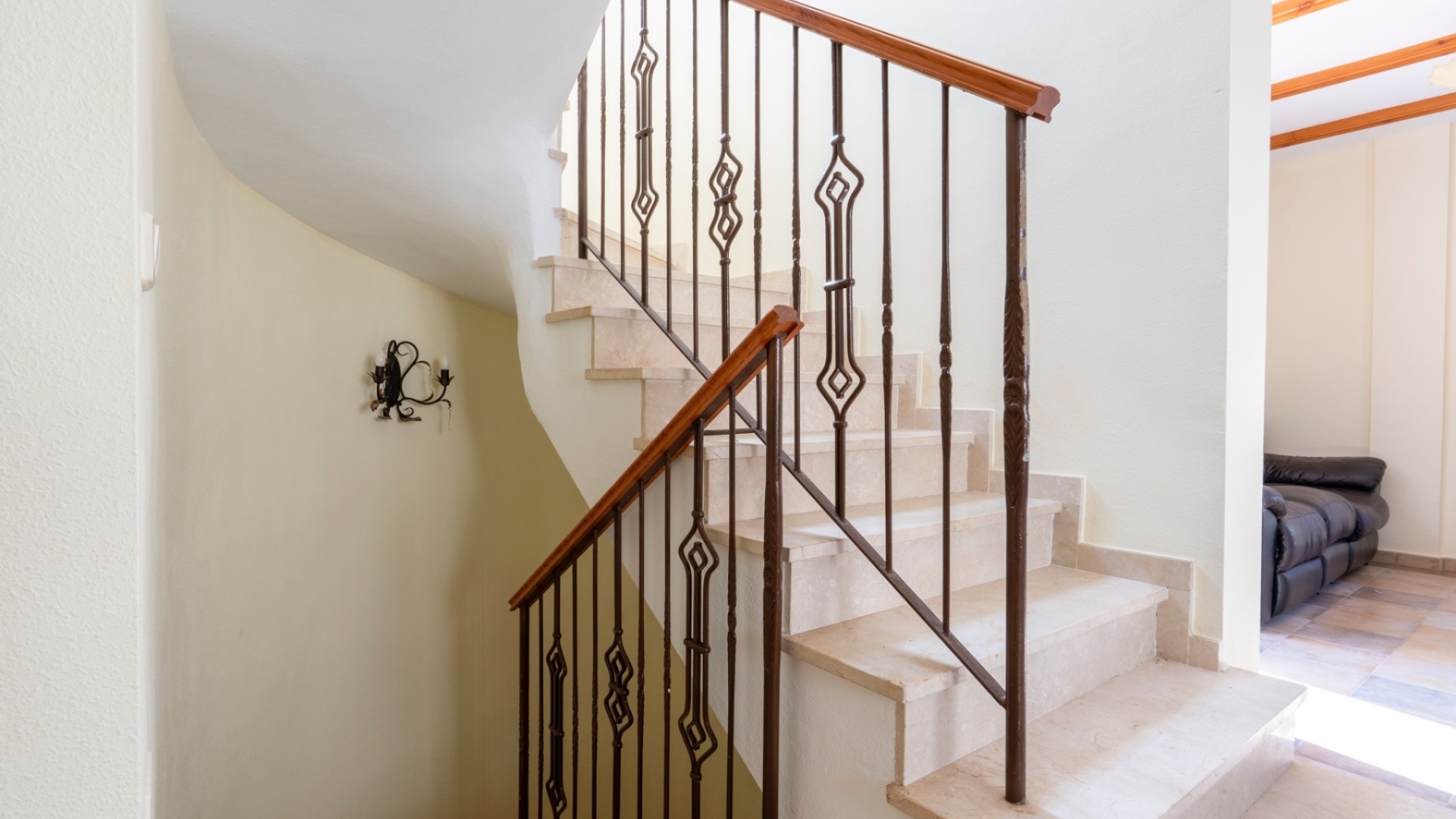 Resale - Villa - Villamartin