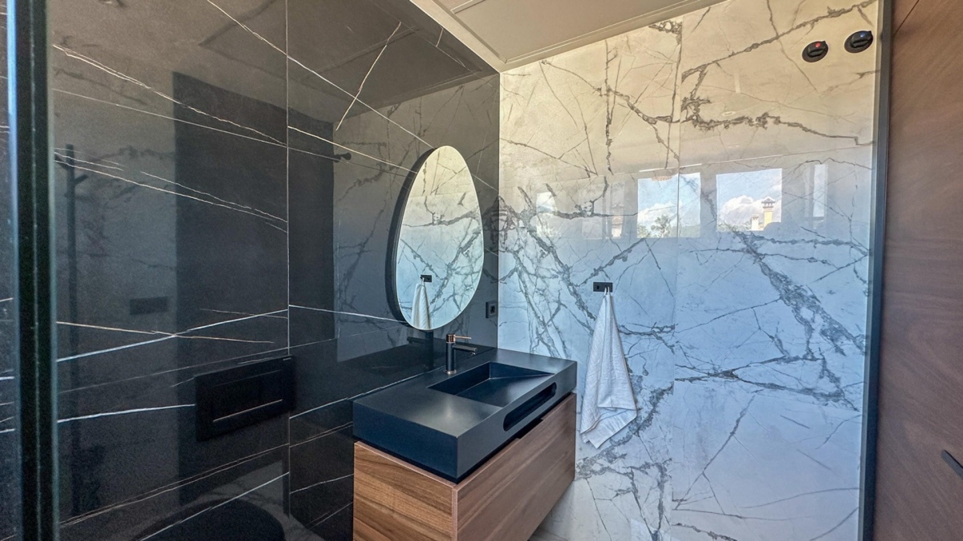 Resale - Villa - Villamartin