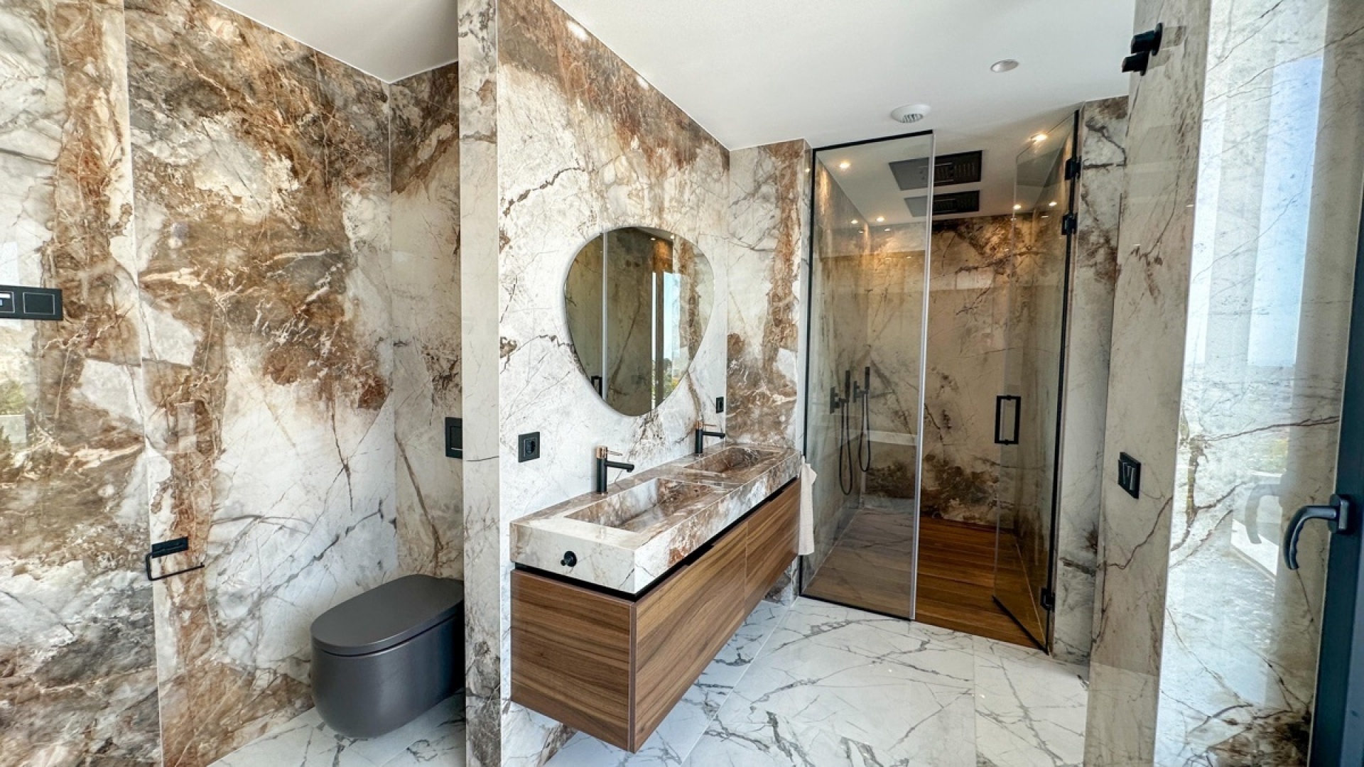 Resale - Villa - Villamartin