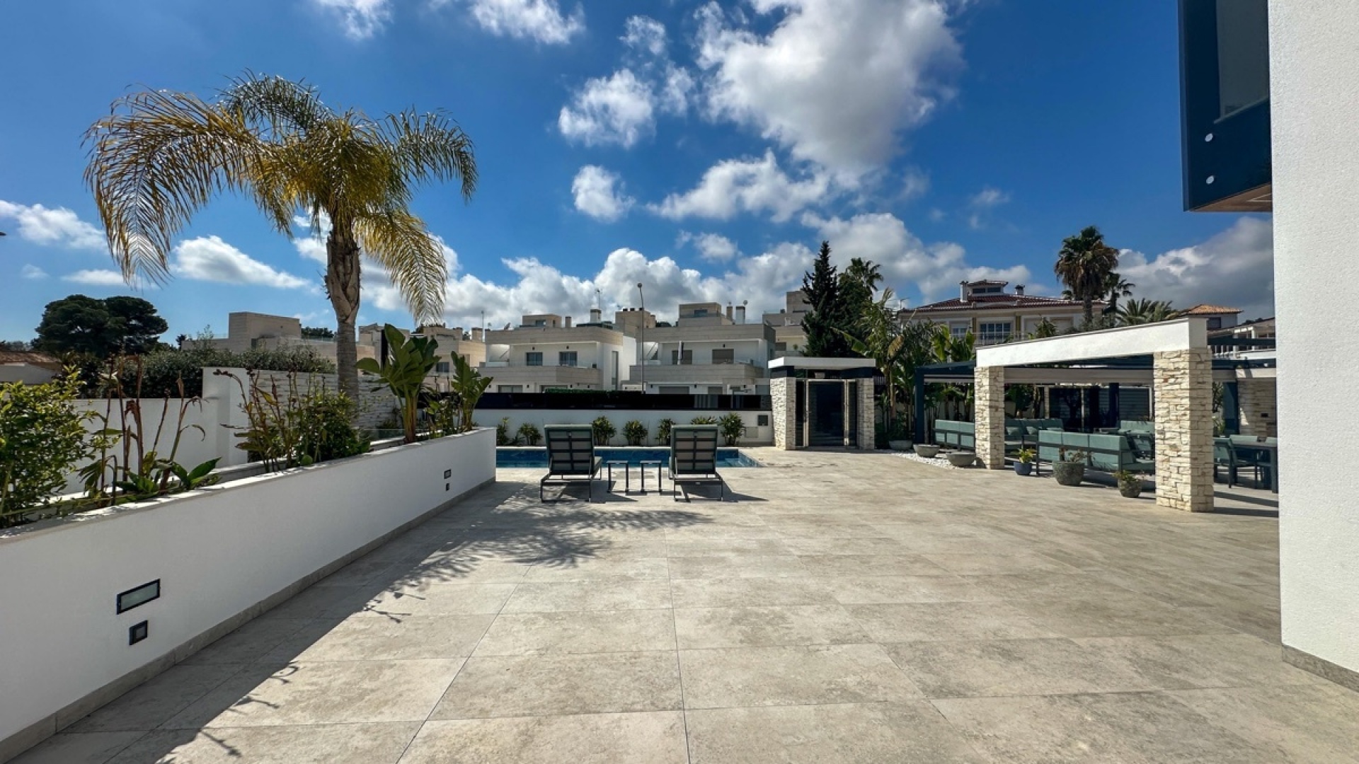 Resale - Villa - Villamartin