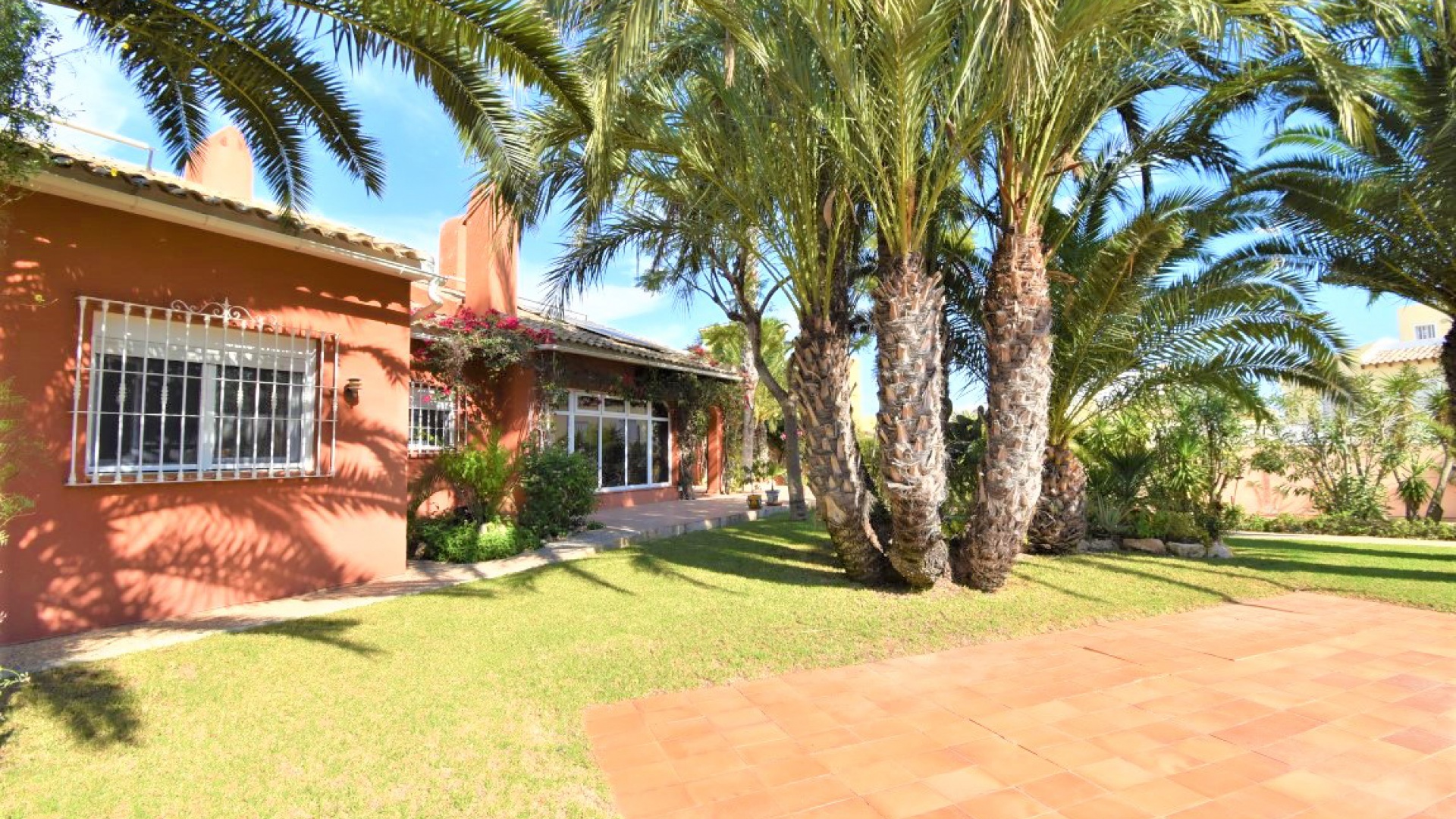 Resale - Villa - Villamartin