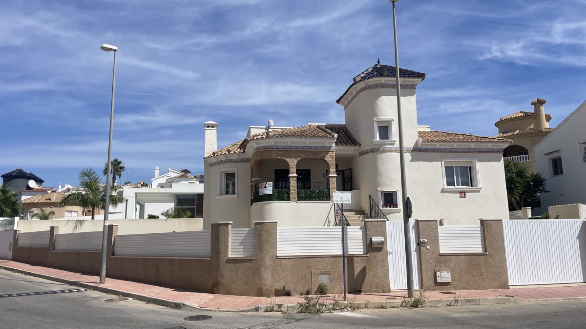 Resale - Villa - Villamartin