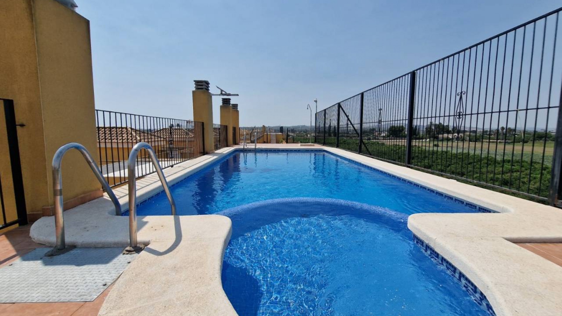 Revente - Appartement - Daya Nueva