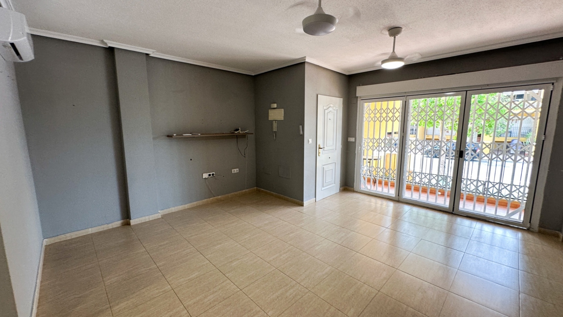 Revente - Appartement - Daya Nueva