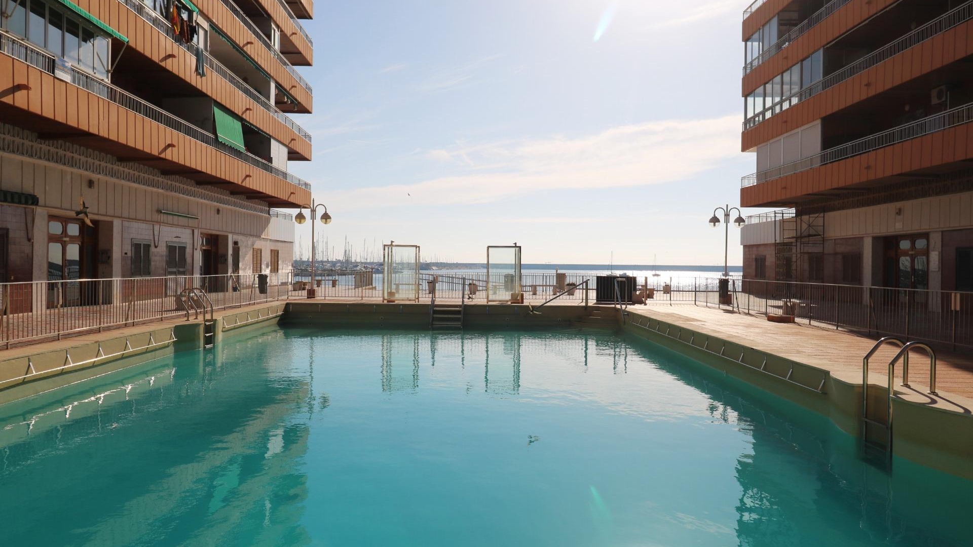 Revente - Appartement - Torrevieja - 1st line to the sea