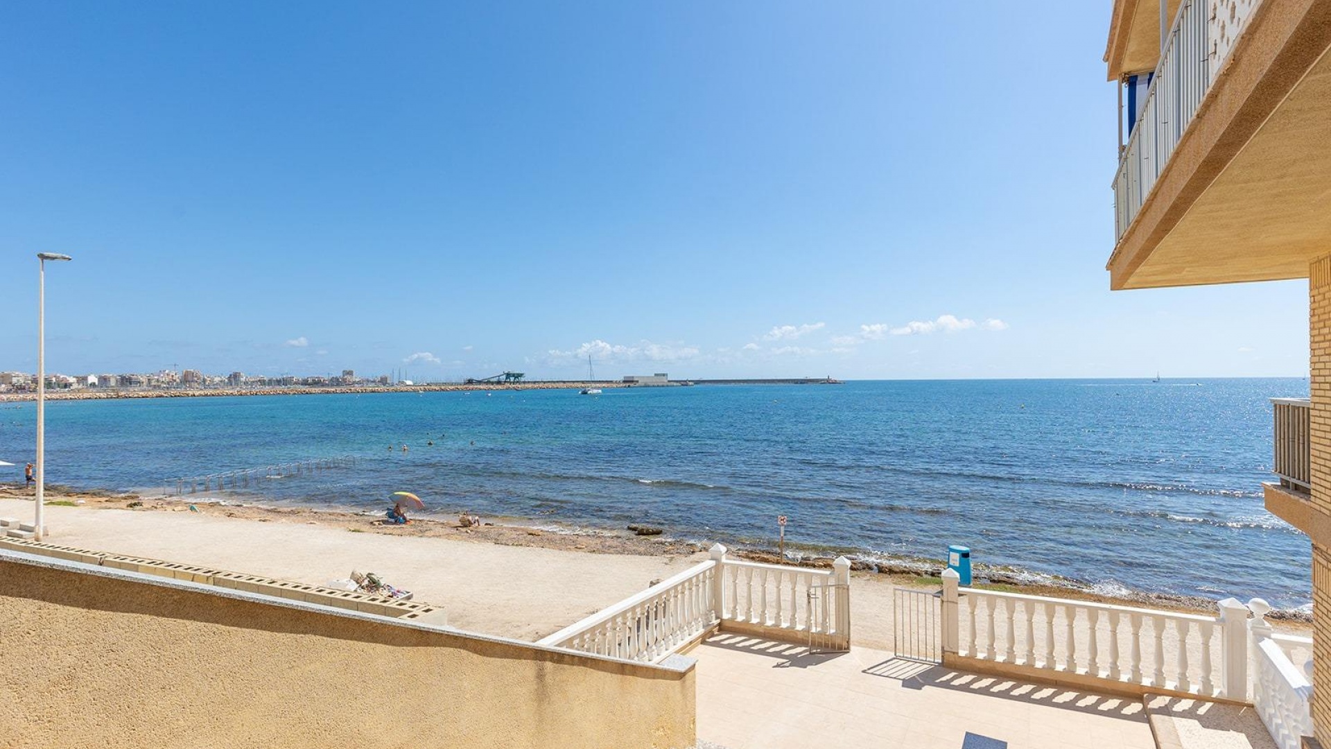 Revente - Appartement - Torrevieja - 1st line to the sea