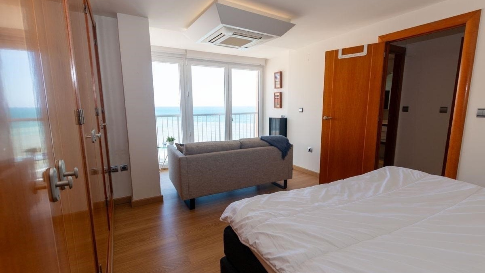 Revente - Appartement - Torrevieja - 1st line to the sea