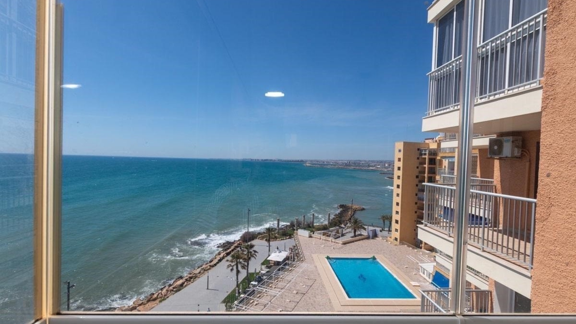 Revente - Appartement - Torrevieja - 1st line to the sea