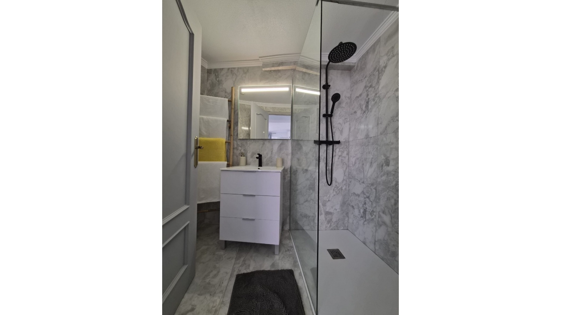 Revente - Appartement - Torrevieja - 1st line to the sea