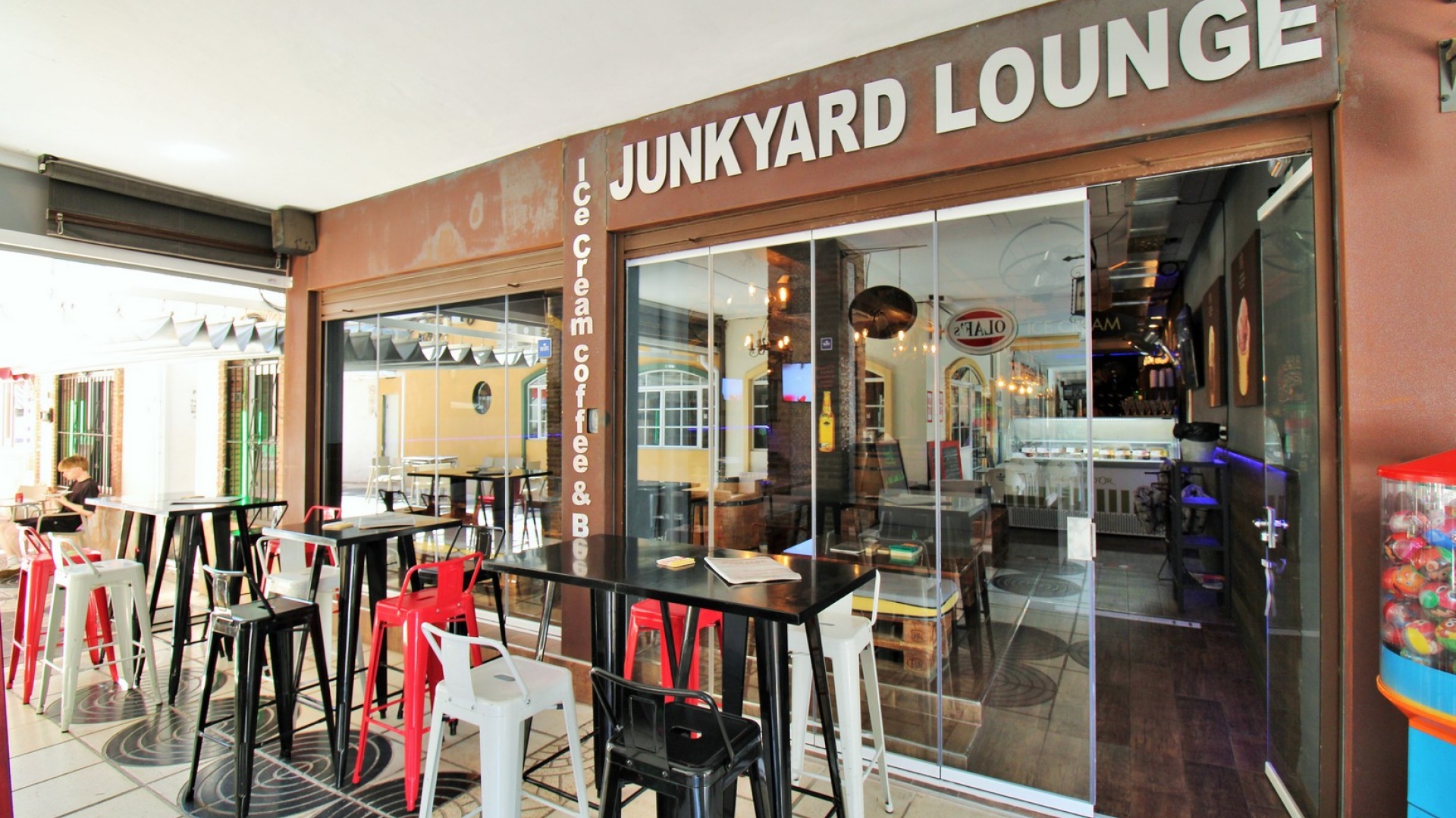 Revente - Commercial - Villamartin