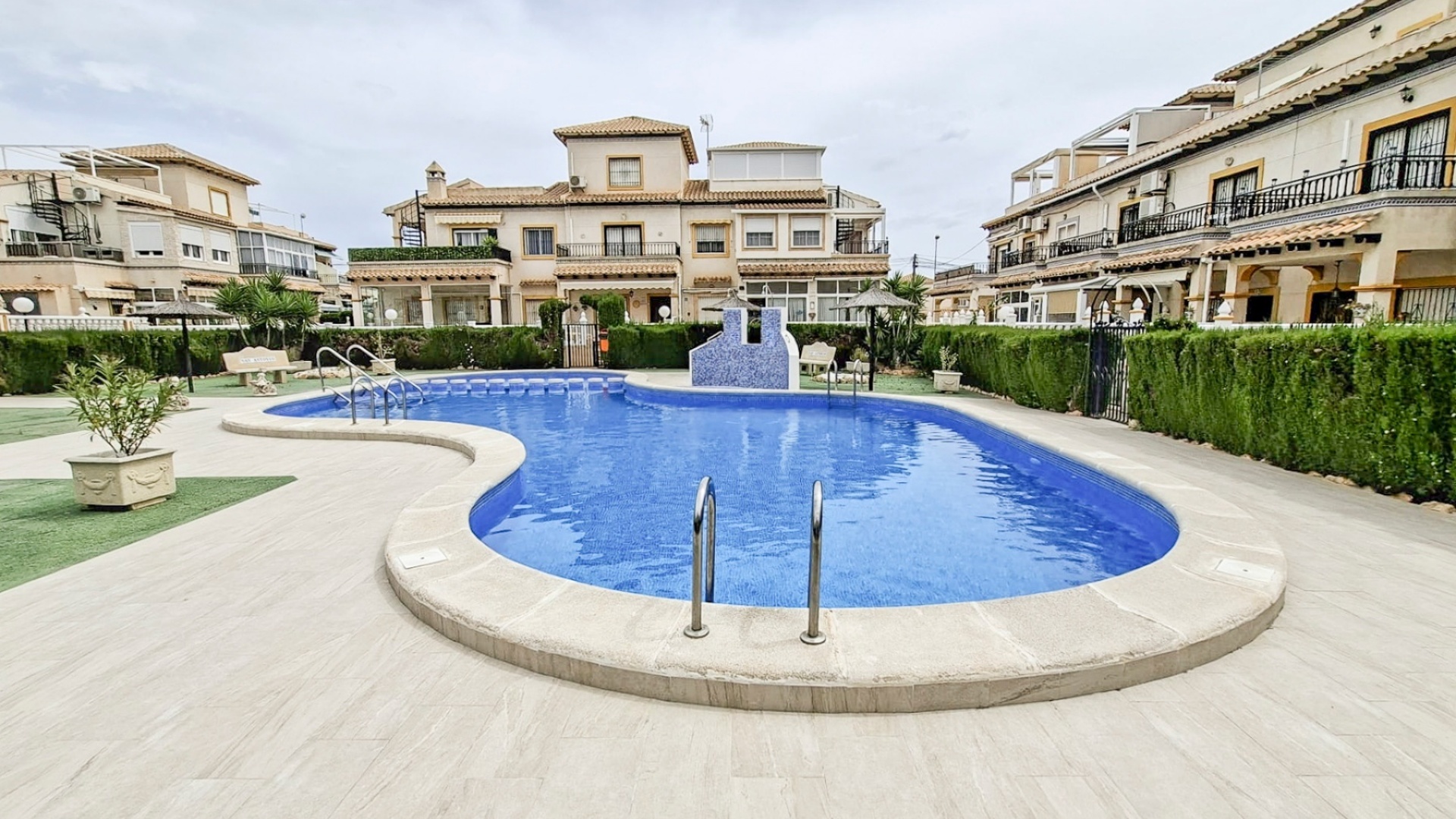 Revente - Maison de ville - La Zenia