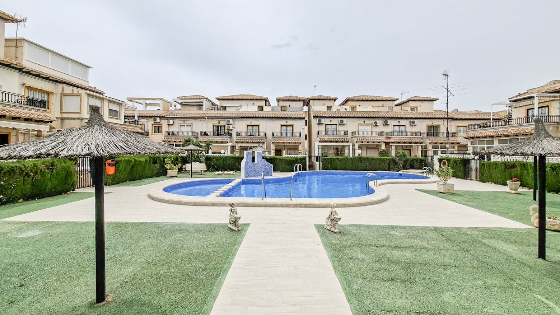 Revente - Maison de ville - La Zenia