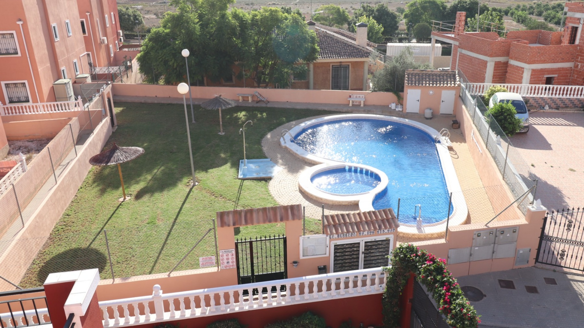 Revente - Maison de ville - Los Montesinos - La Herrada