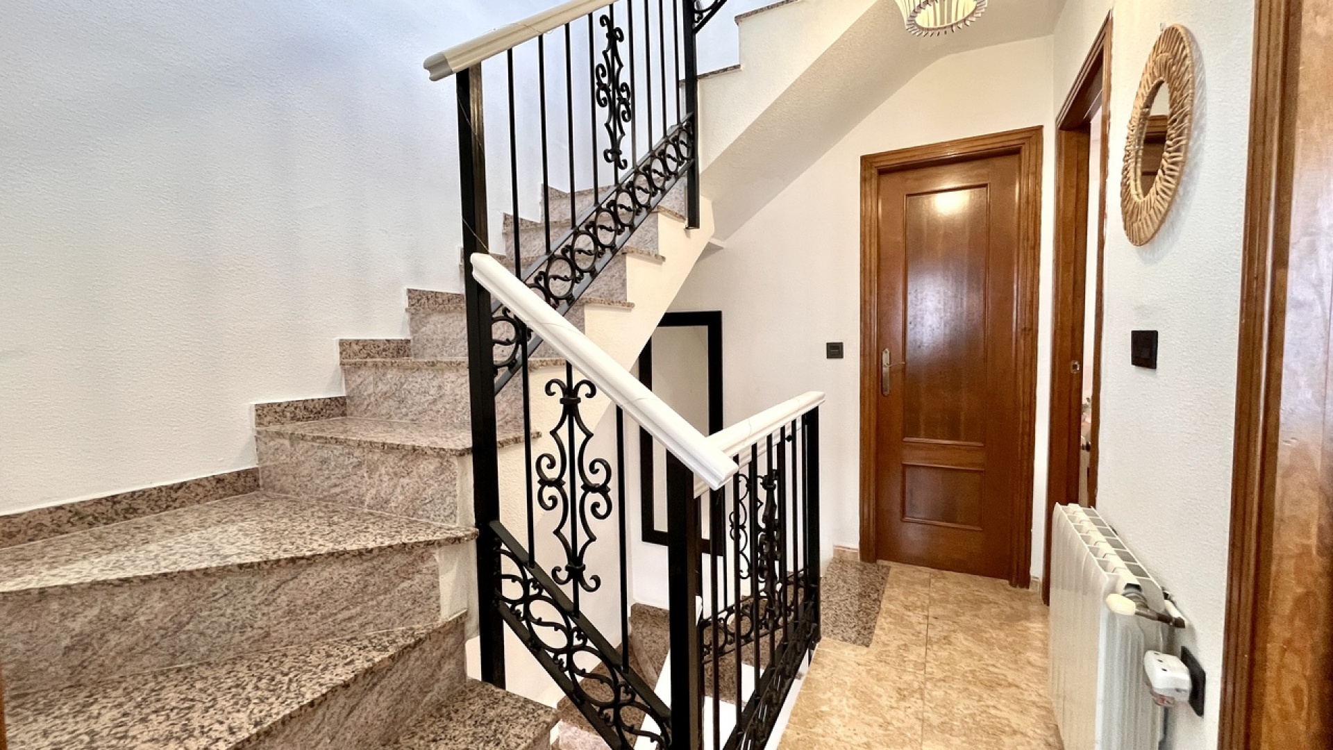 Revente - Maison de ville - Villamartin - entre golf