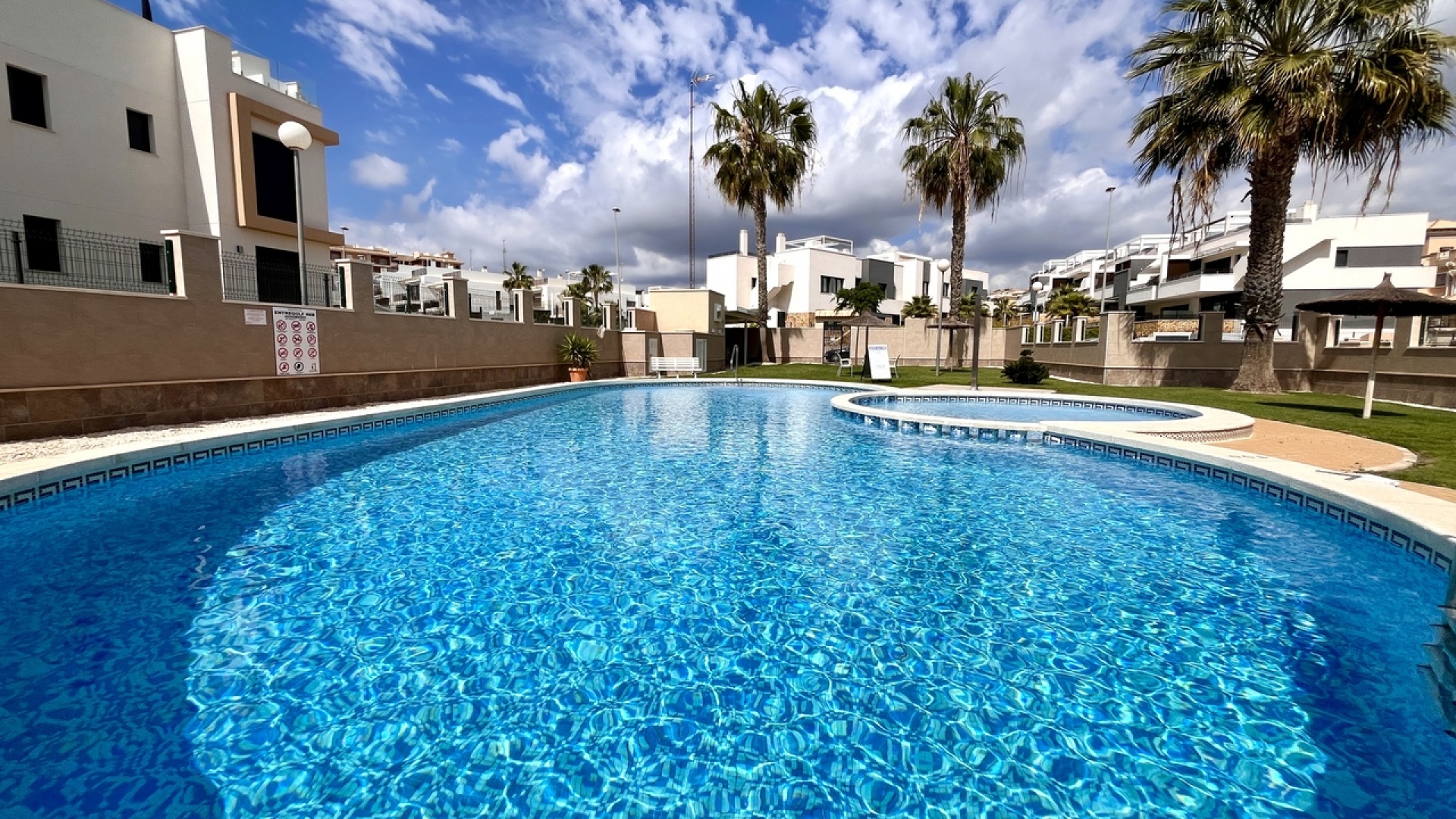 Revente - Maison de ville - Villamartin - entre golf