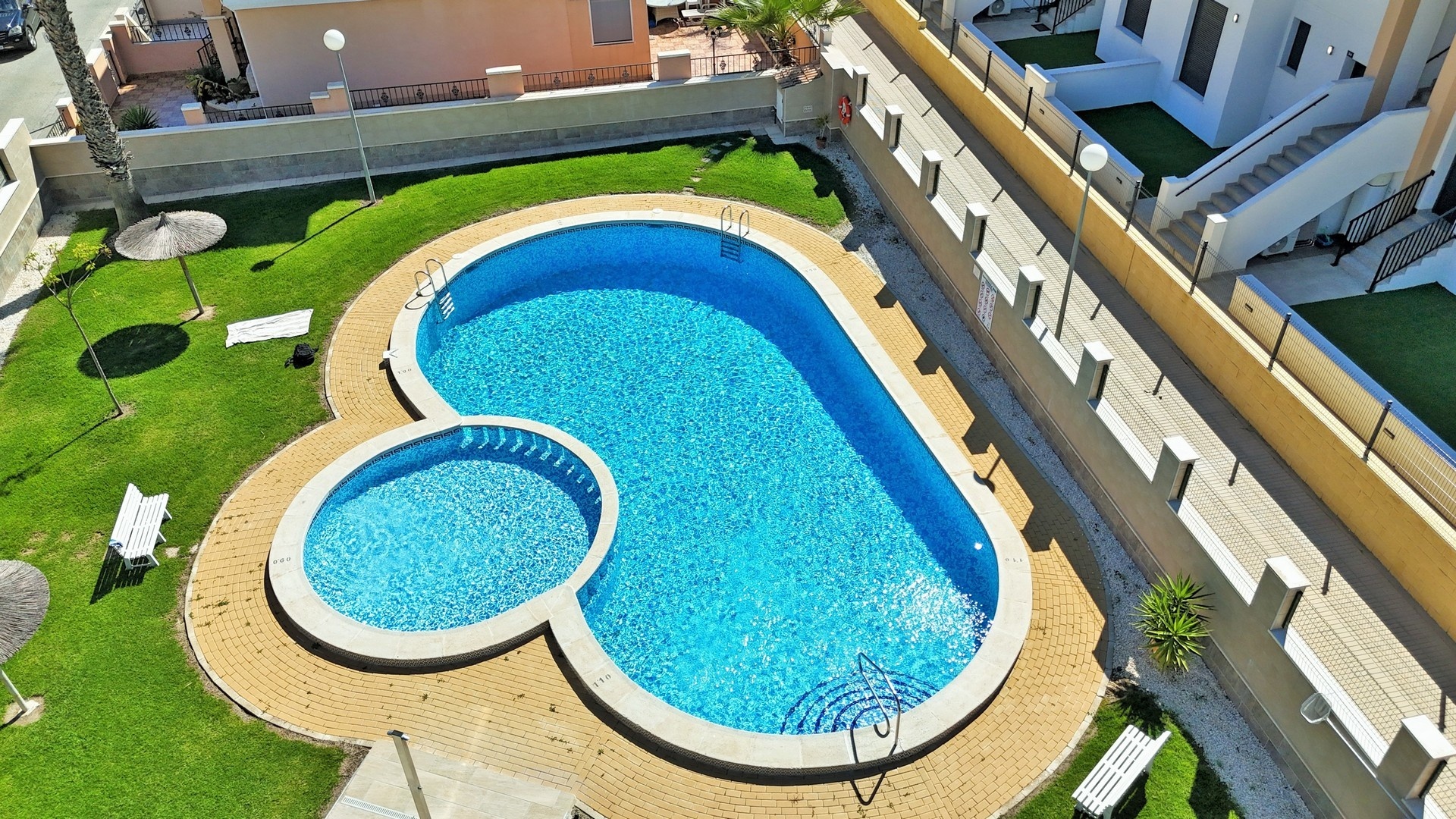 Revente - Maison de ville - Villamartin - entre golf
