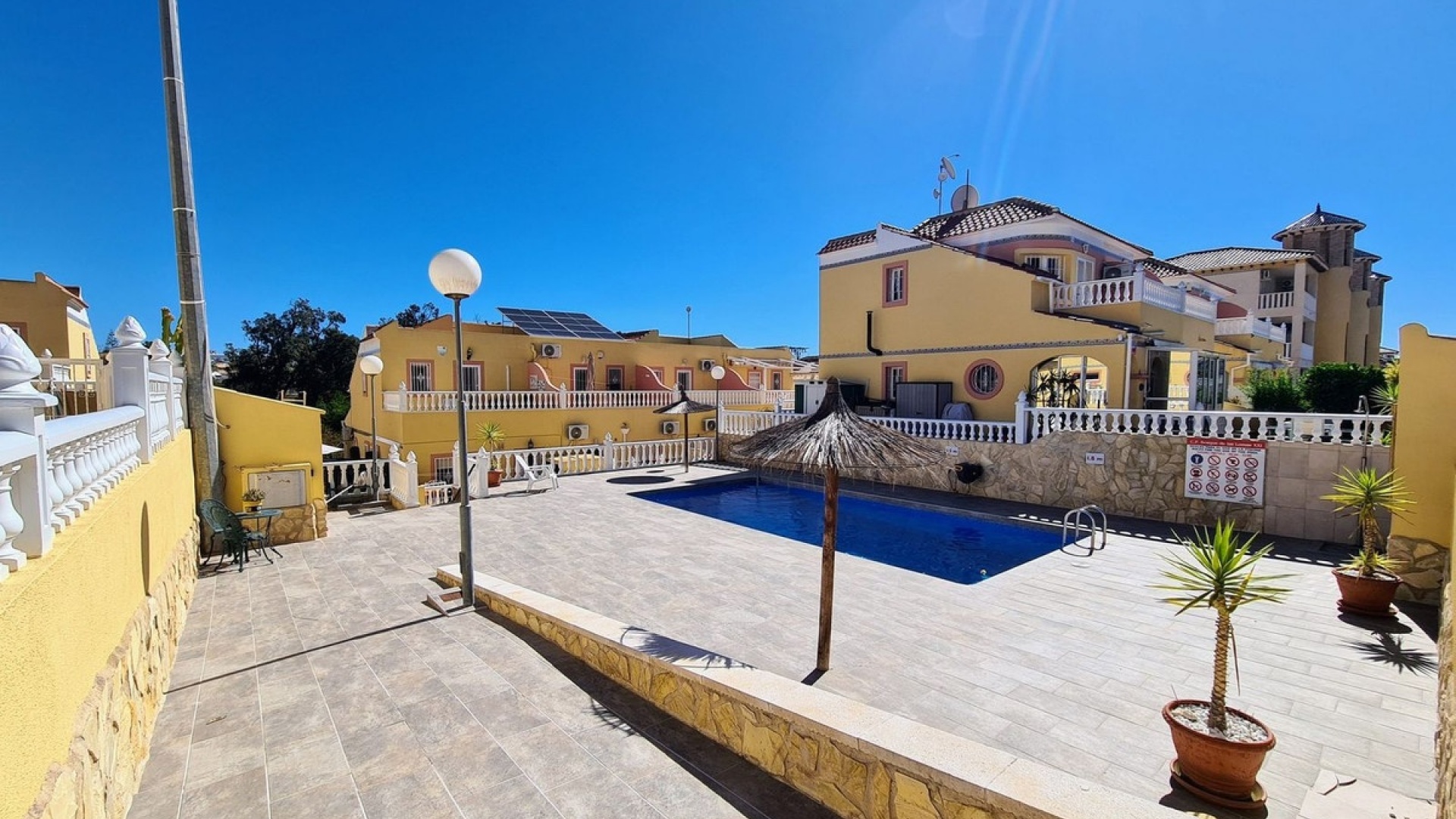 Revente - Maison de ville - Villamartin