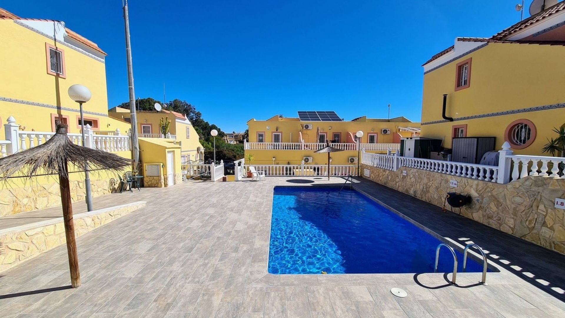 Revente - Maison de ville - Villamartin