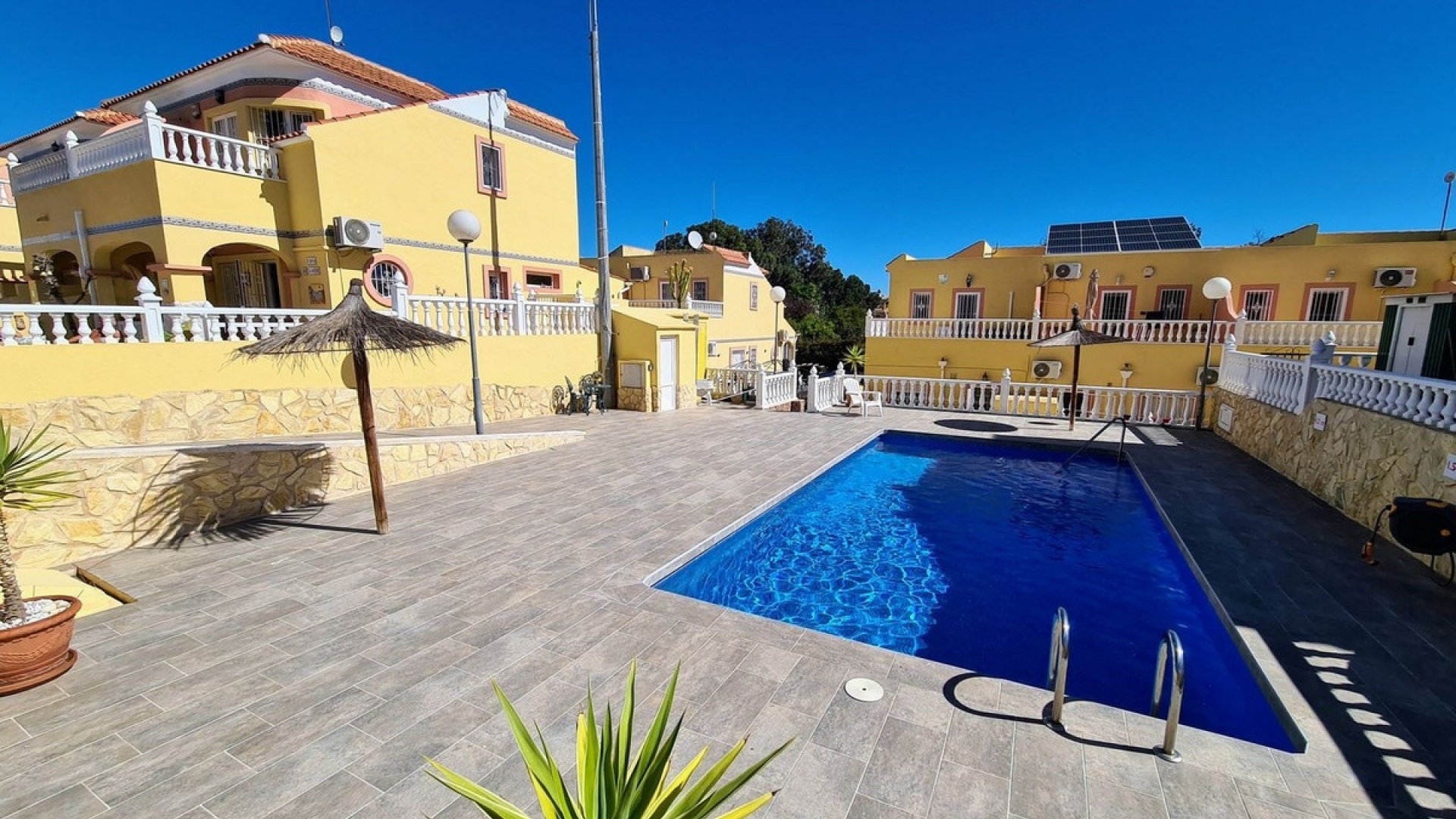 Revente - Maison de ville - Villamartin