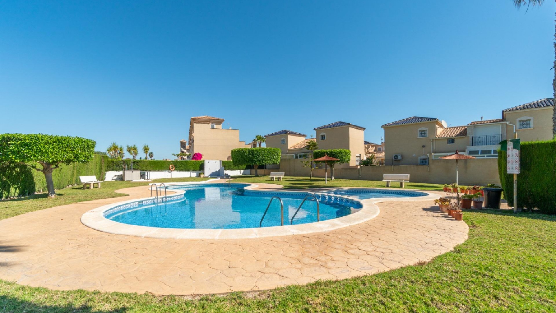 Revente - Villa - Los Altos - Res. Don Sancho