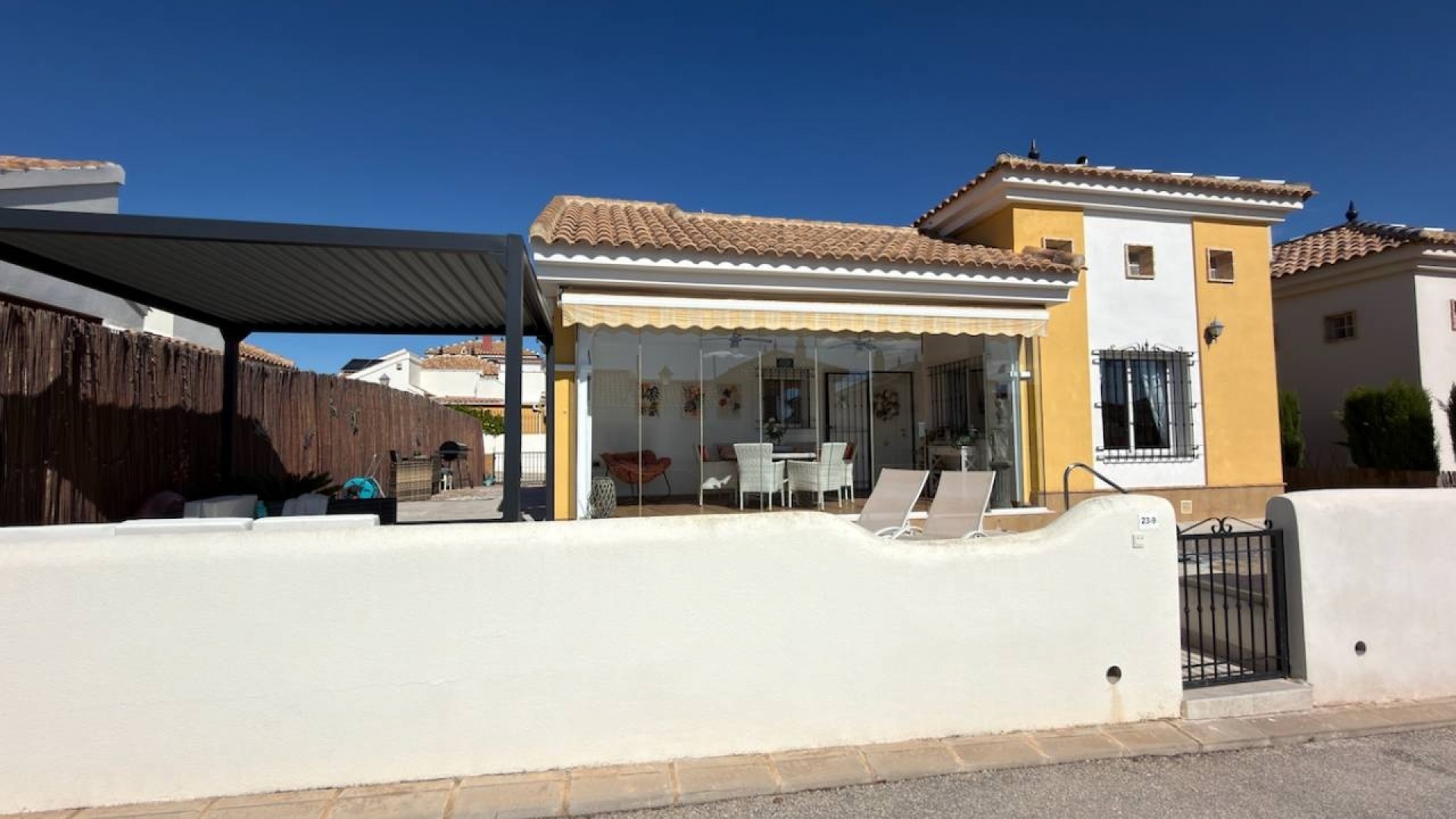 Revente - Villa - Los Montesinos - Urbanizacion montesol