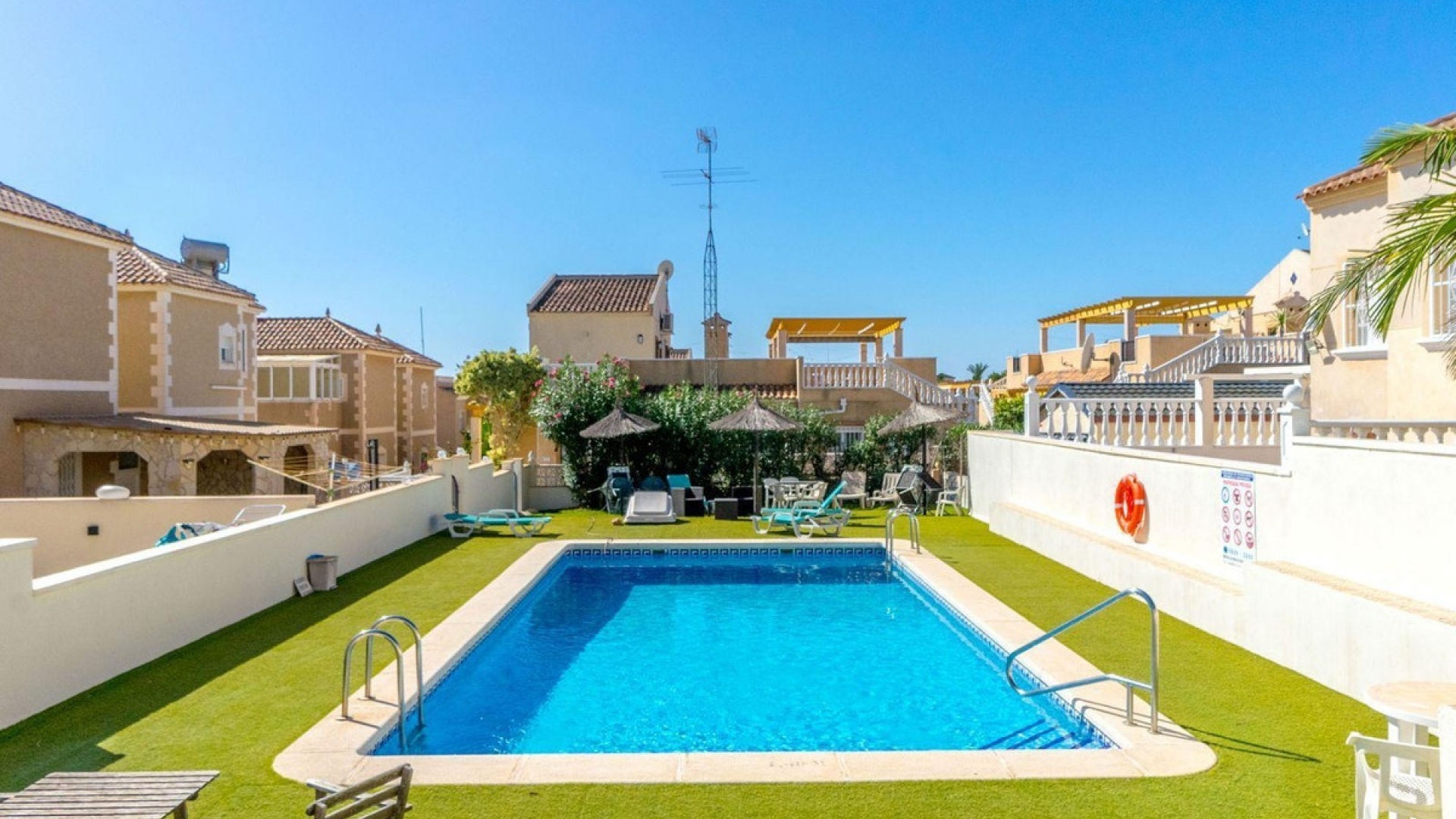 Revente - Villa - Orihuela - Orihuela Costa