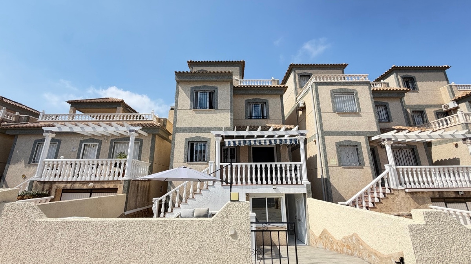 Revente - Villa - Orihuela - Villamartin