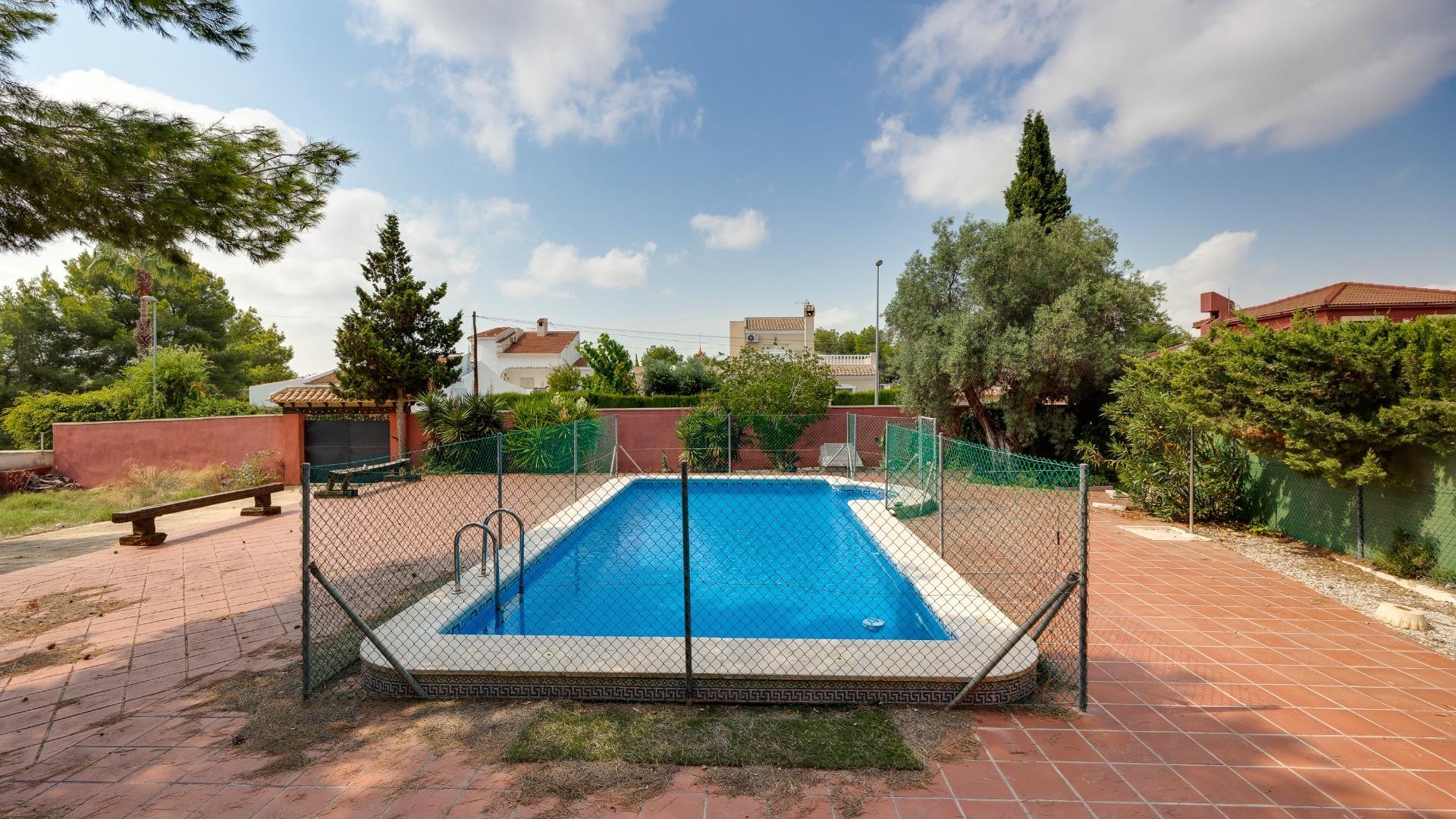 Revente - Villa - San Miguel de Salinas - las comunicaciones