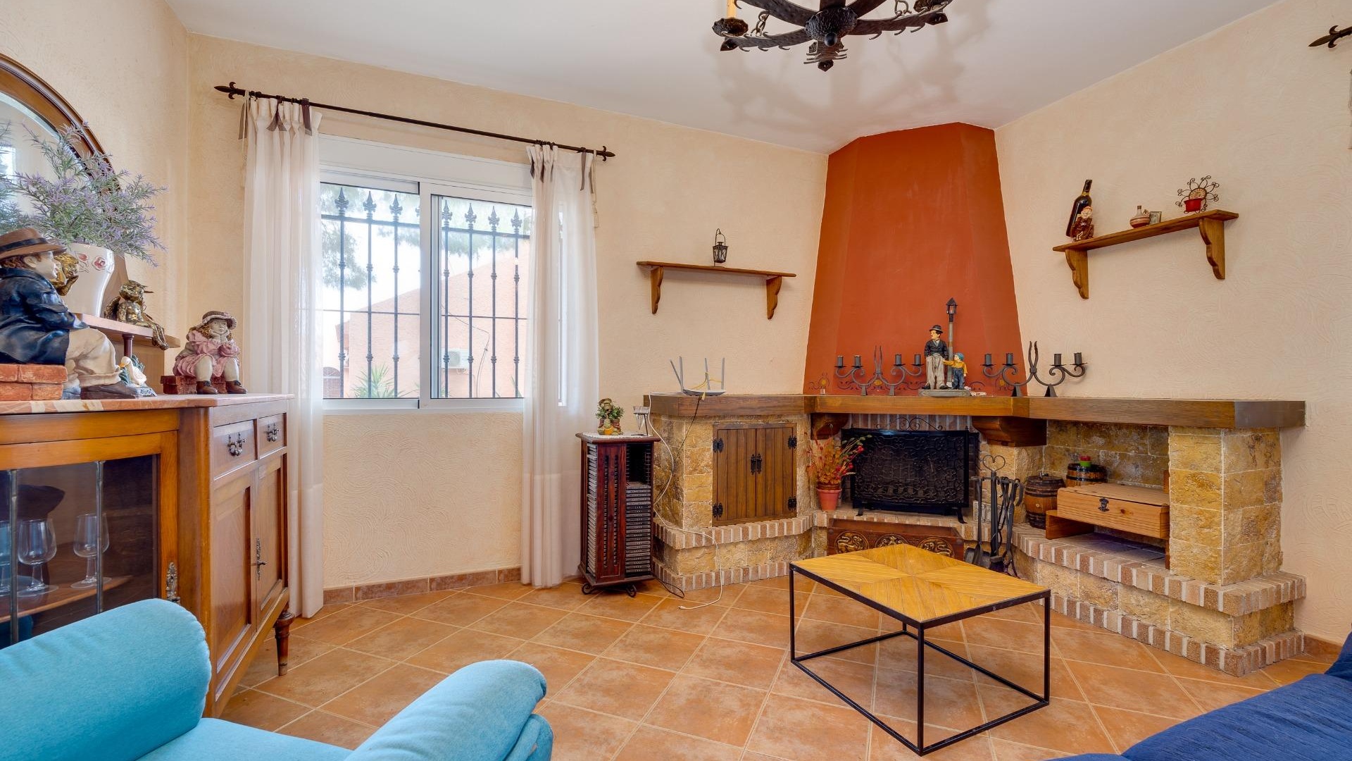 Revente - Villa - San Miguel de Salinas - las comunicaciones