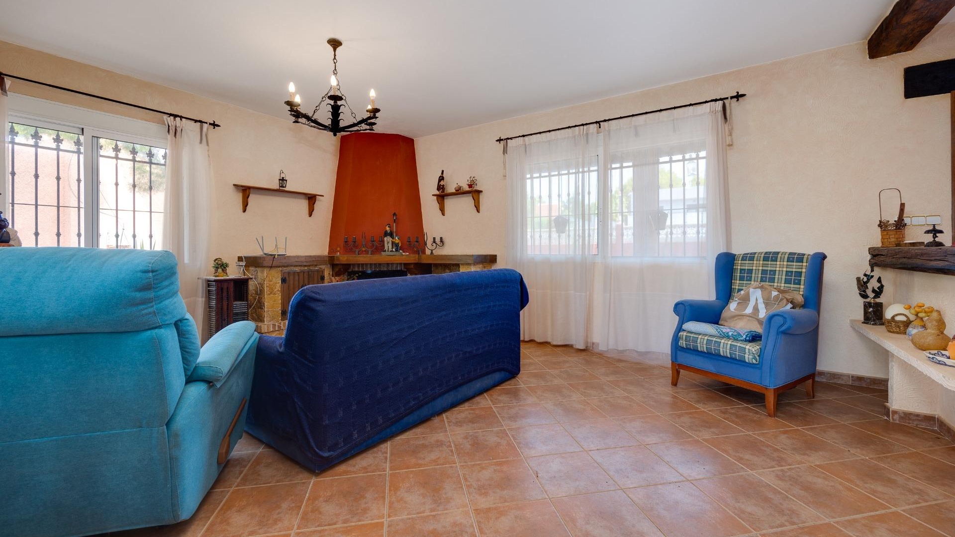 Revente - Villa - San Miguel de Salinas - las comunicaciones