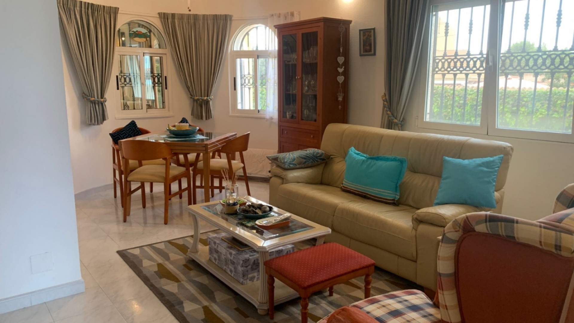 Revente - Villa - San Miguel de Salinas - las comunicaciones