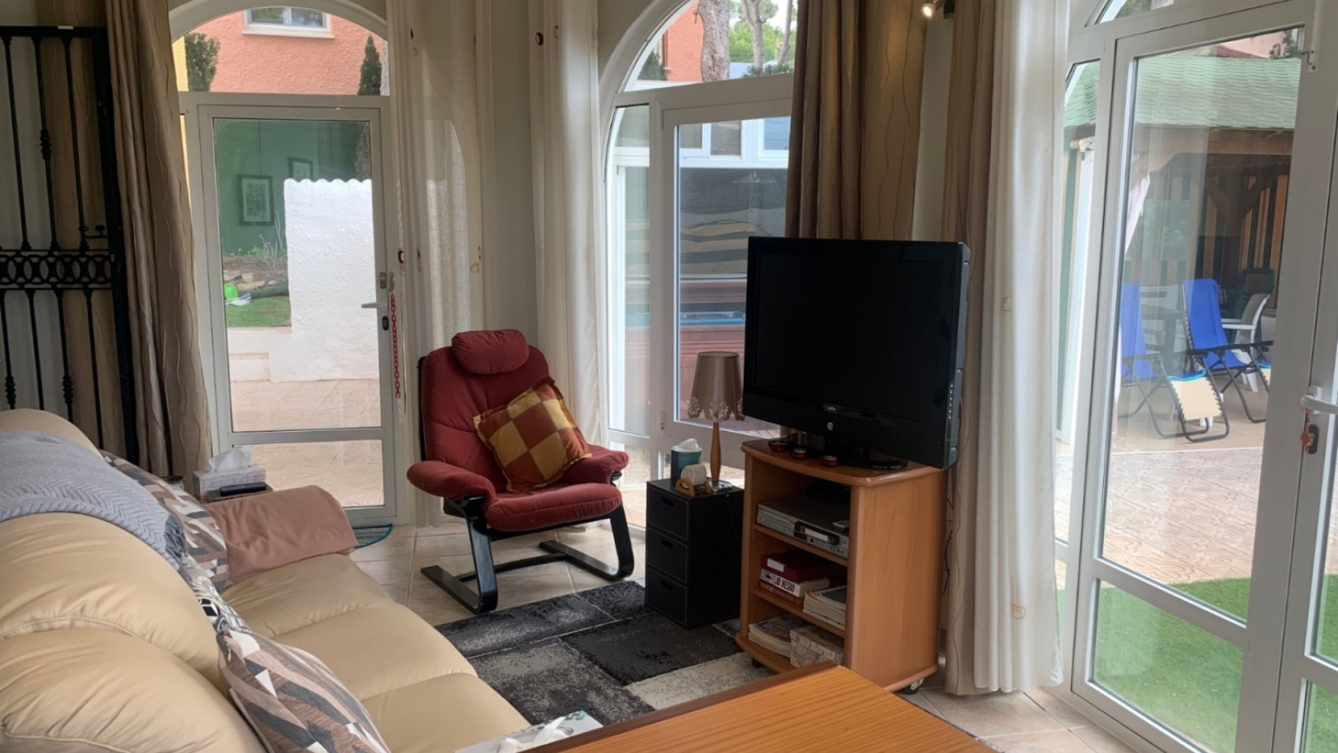 Revente - Villa - San Miguel de Salinas - las comunicaciones